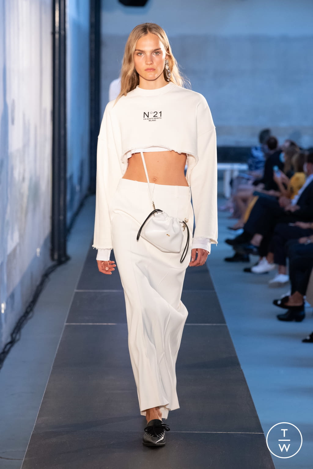 Fashion Week Milan Spring/Summer 2021 look 4 de la collection N°21 womenswear