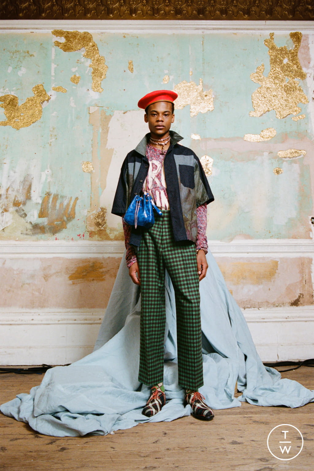 Fashion Week London Fall/Winter 2021 look 4 from the Vivienne Westwood collection womenswear