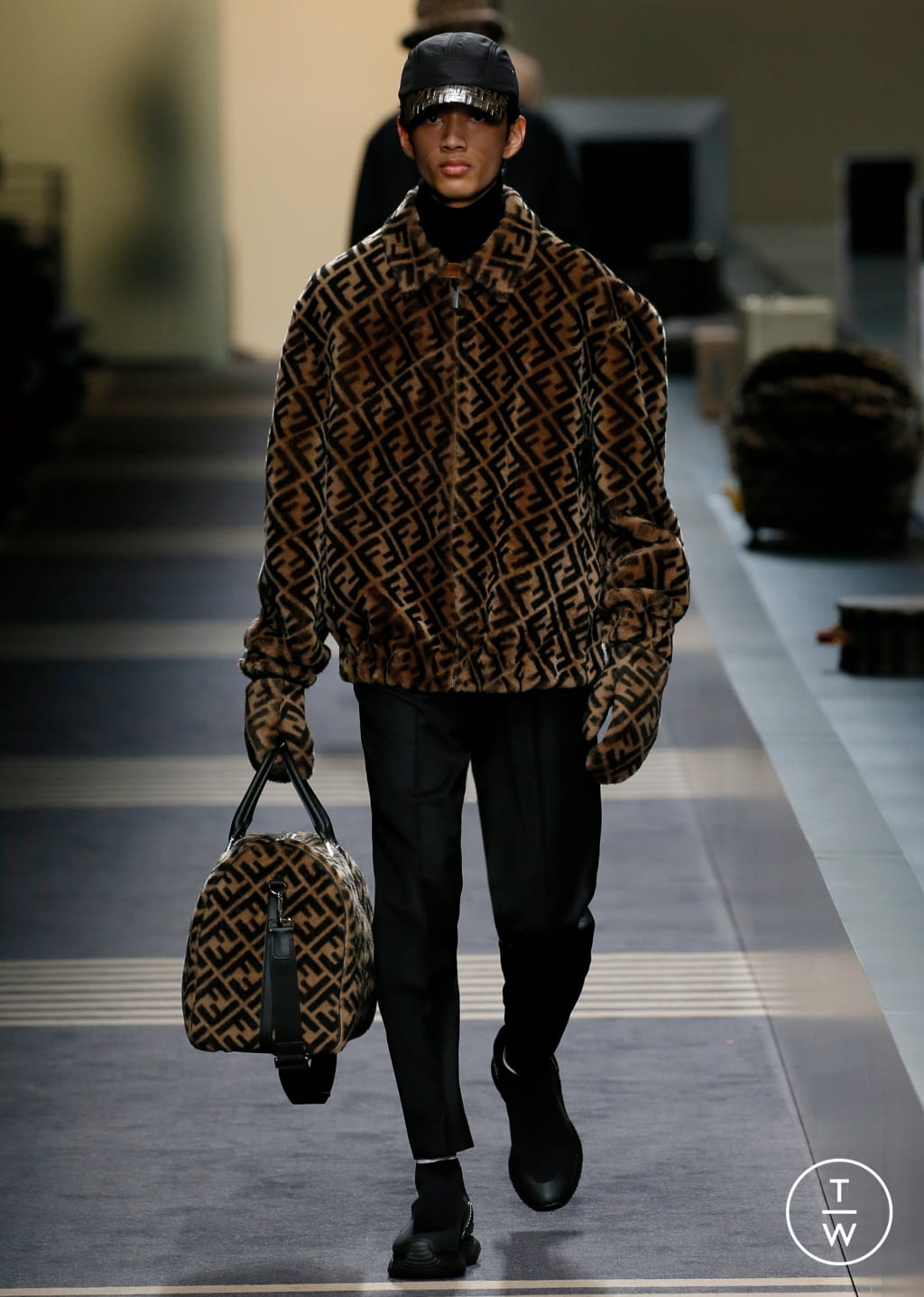 Fashion Week Milan Fall/Winter 2018 look 4 from the Fendi collection menswear