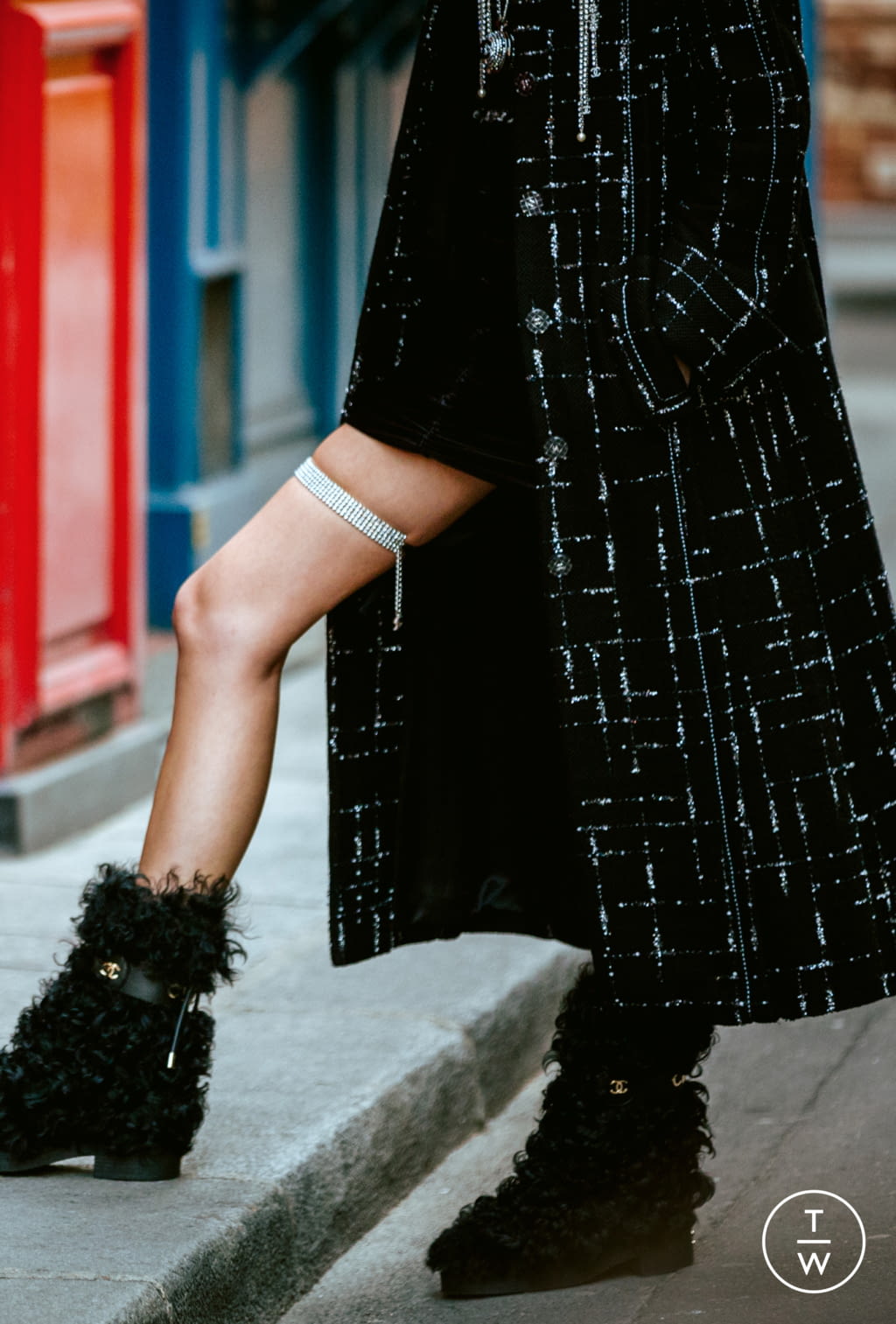 Fashion Week Paris Fall/Winter 2021 look 4 from the Chanel collection womenswear accessories