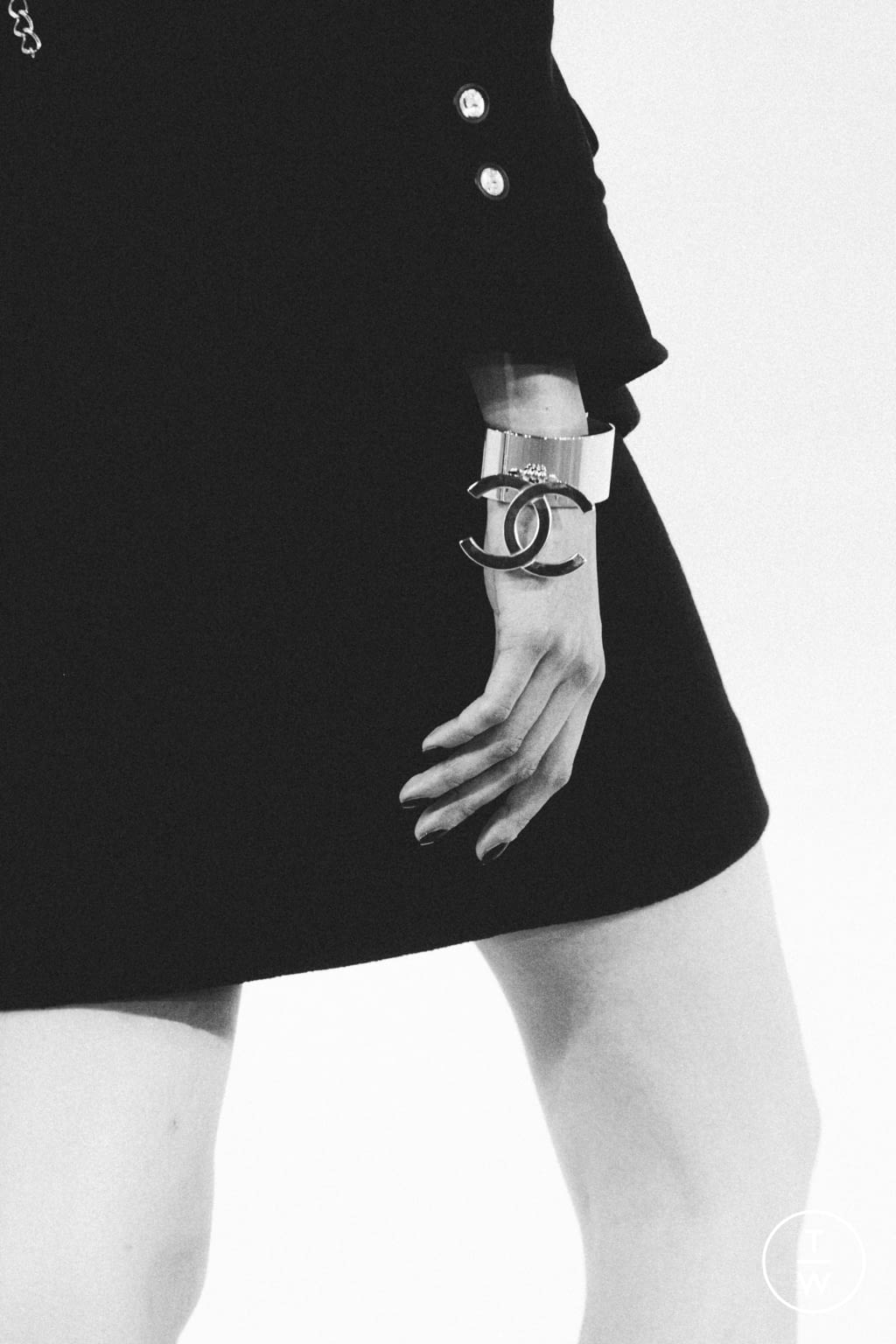 Fashion Week Paris Spring/Summer 2021 look 18 from the Chanel collection womenswear accessories