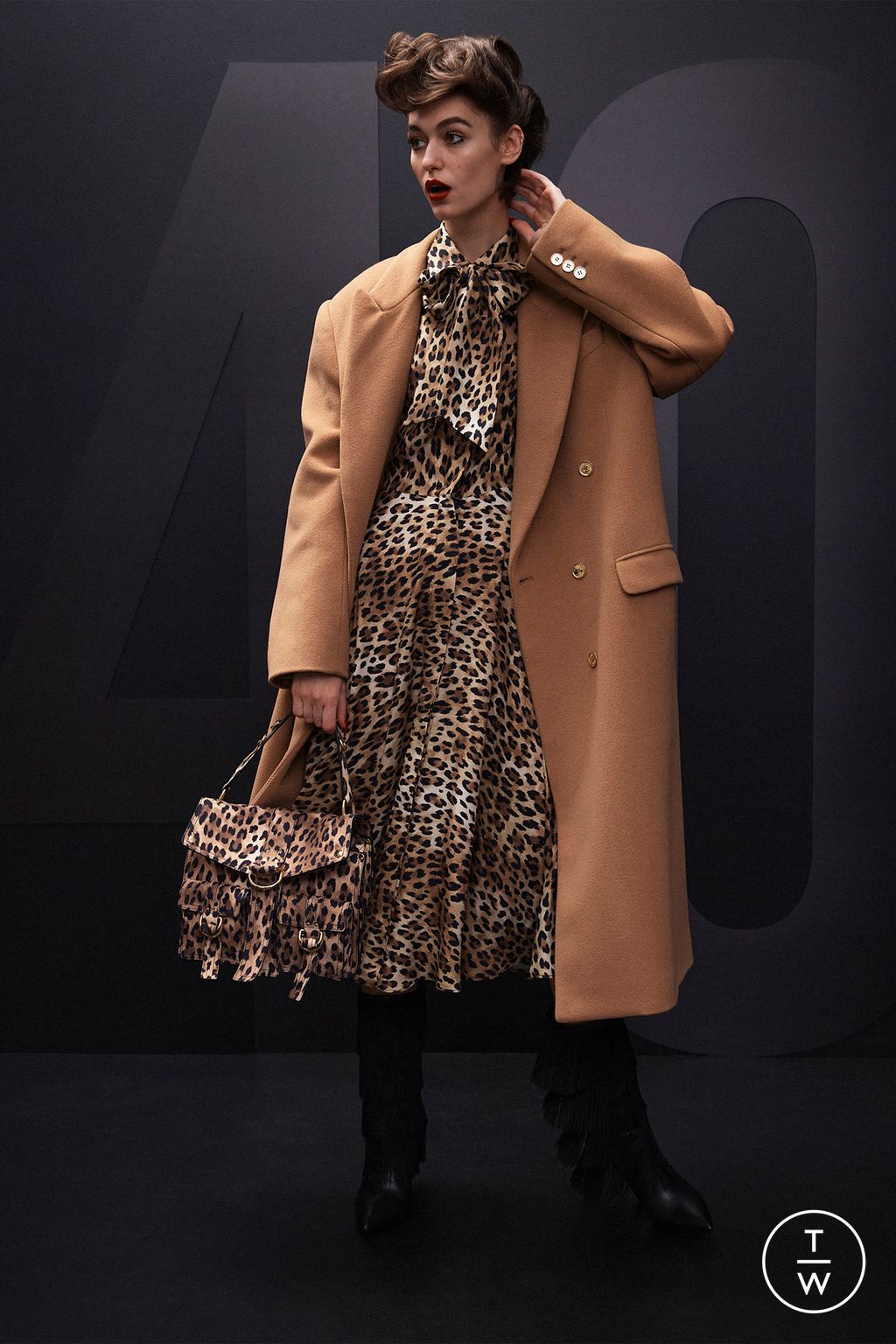 Fashion Week Milan Pre-Fall 2024 look 40 de la collection Moschino womenswear