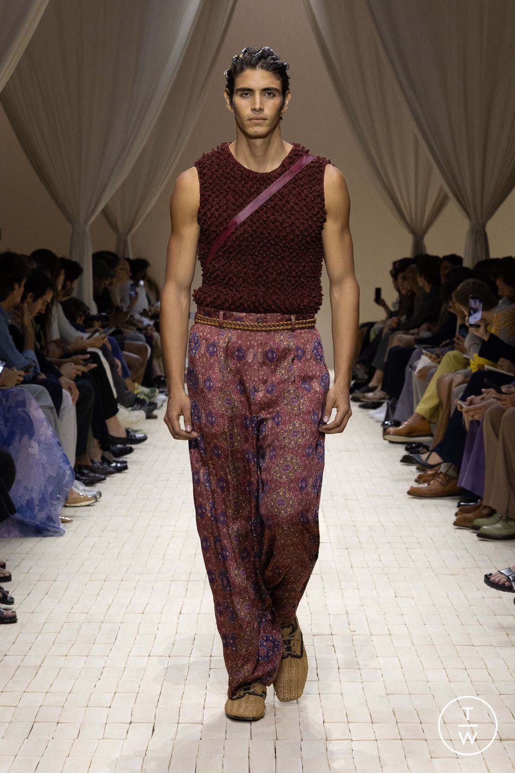 Fashion Week Milan Spring/Summer 2026 look 40 de la collection Emporio Armani menswear