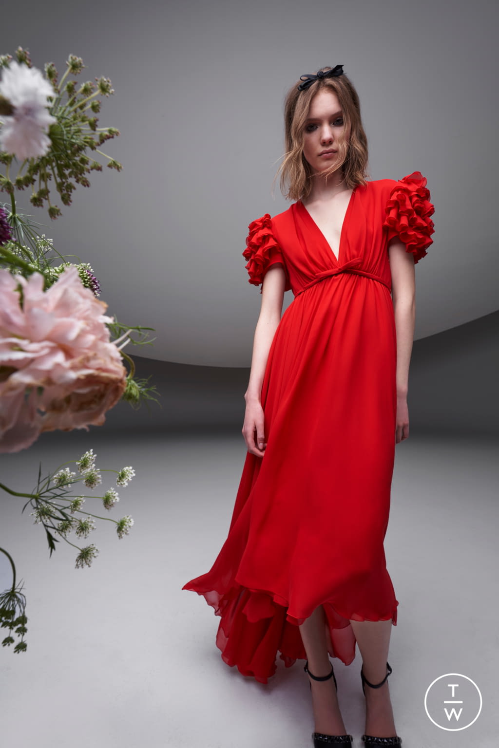 Fashion Week Paris Resort 2021 look 40 from the Giambattista Valli collection womenswear