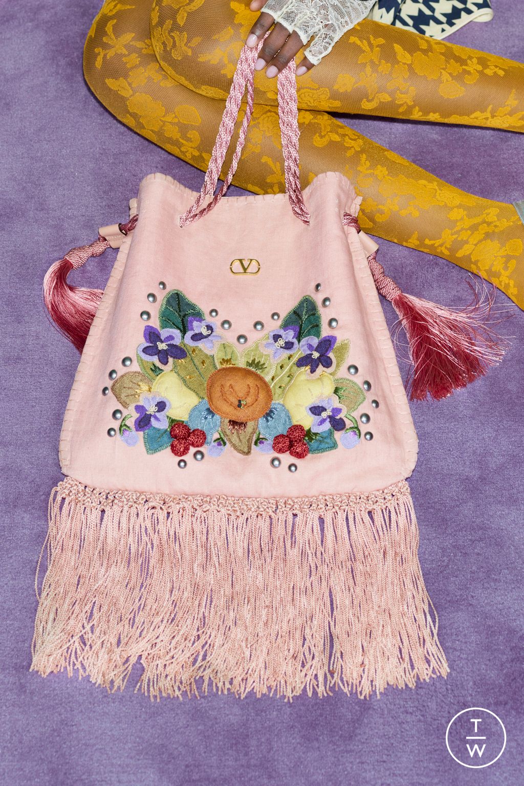 Fashion Week Paris Pre-Fall 2025 look 81 from the Valentino collection womenswear