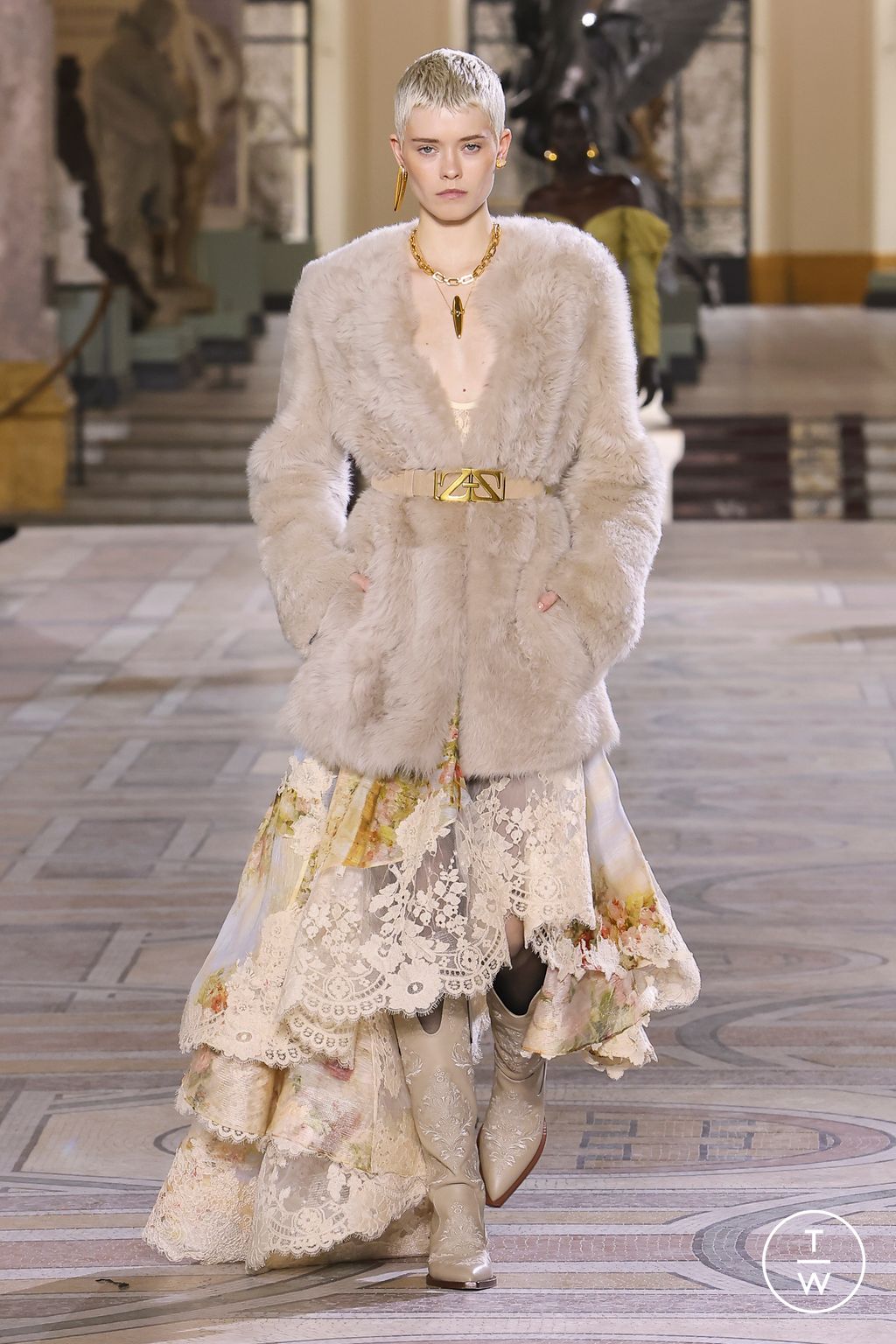Fashion Week Paris Fall/Winter 2023 look 40 from the Zimmermann collection womenswear