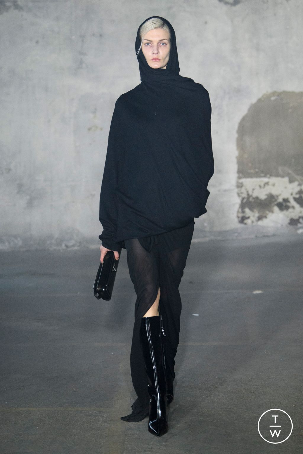 Fashion Week Paris Fall/Winter 2023 look 41 de la collection Sankuanz menswear