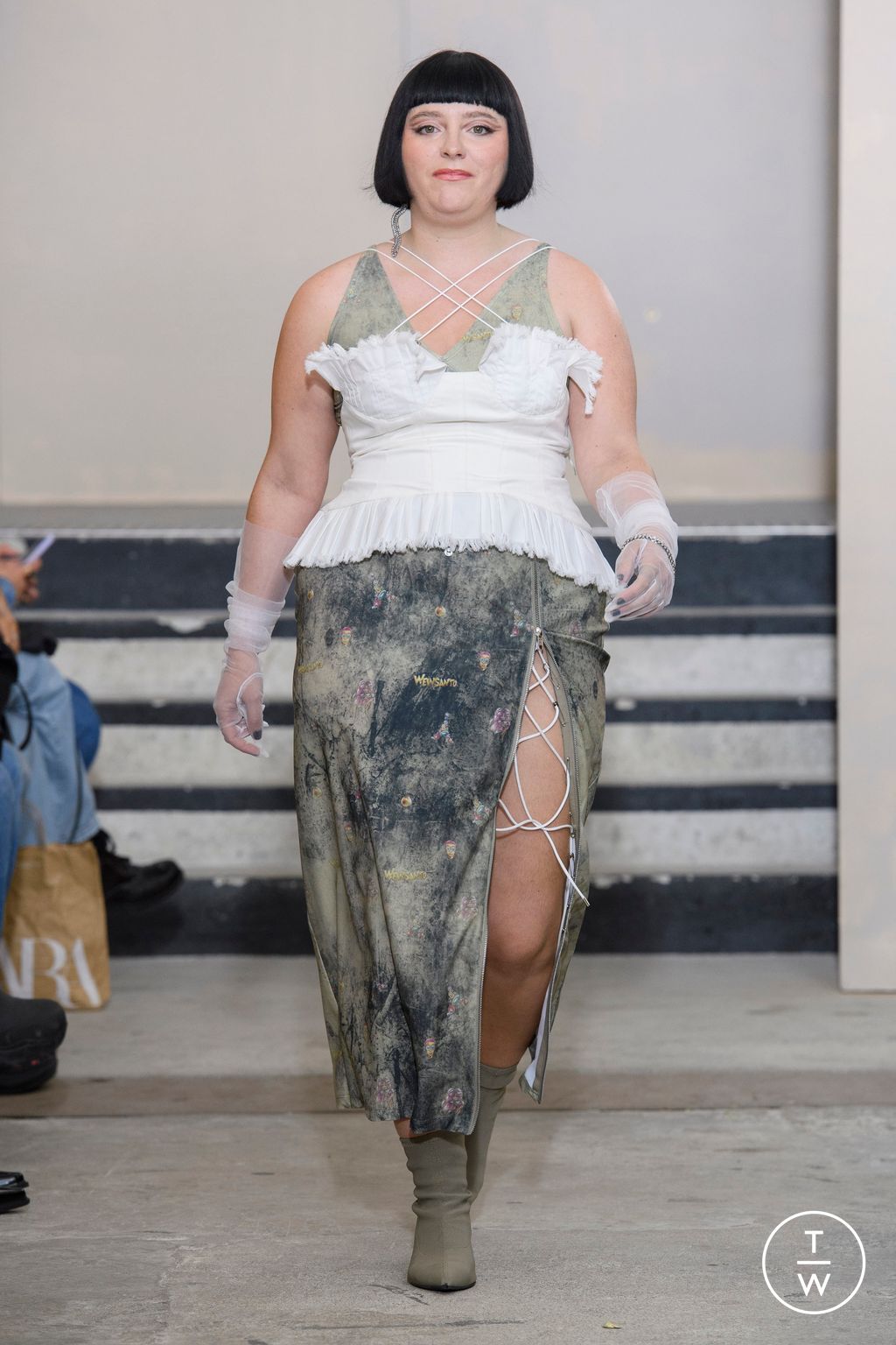 Fashion Week Paris Spring/Summer 2023 look 21 from the WEINSANTO collection womenswear