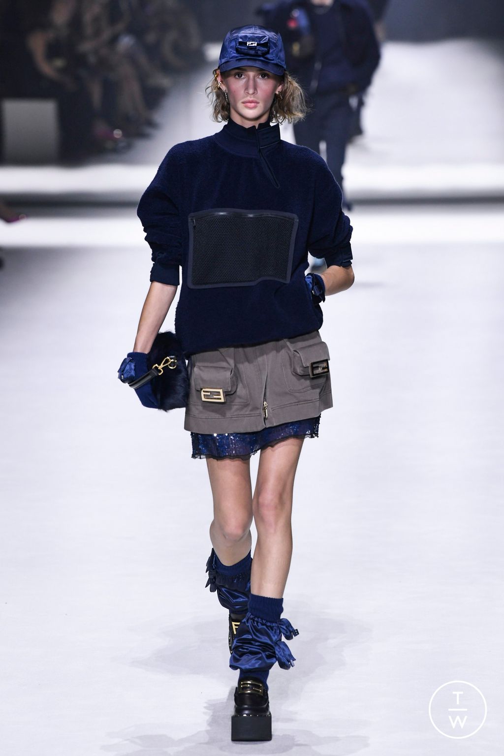 Fashion Week New York Resort 2023 look 28 from the Fendi collection 女装