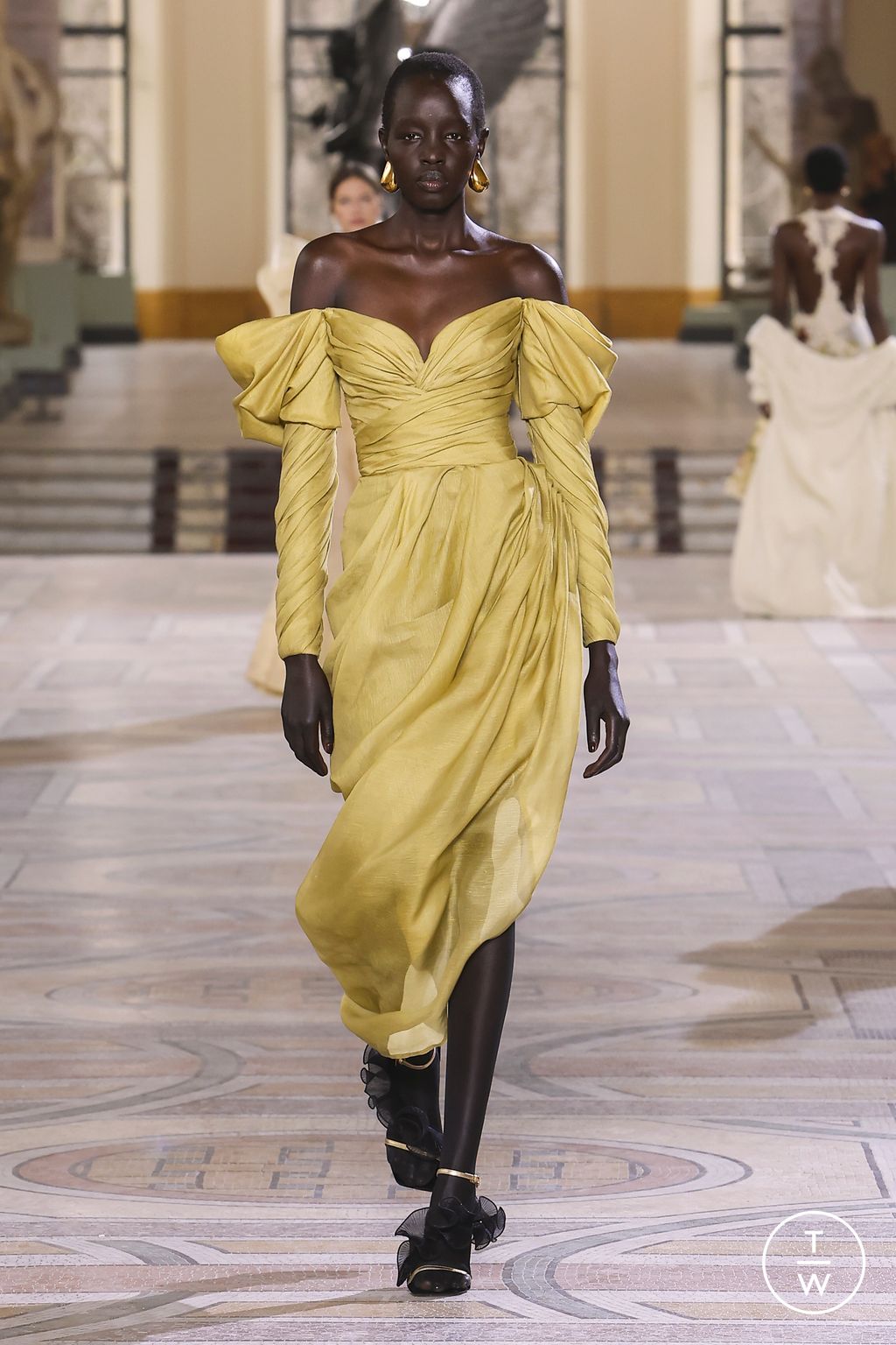 Fashion Week Paris Fall/Winter 2023 look 41 from the Zimmermann collection womenswear