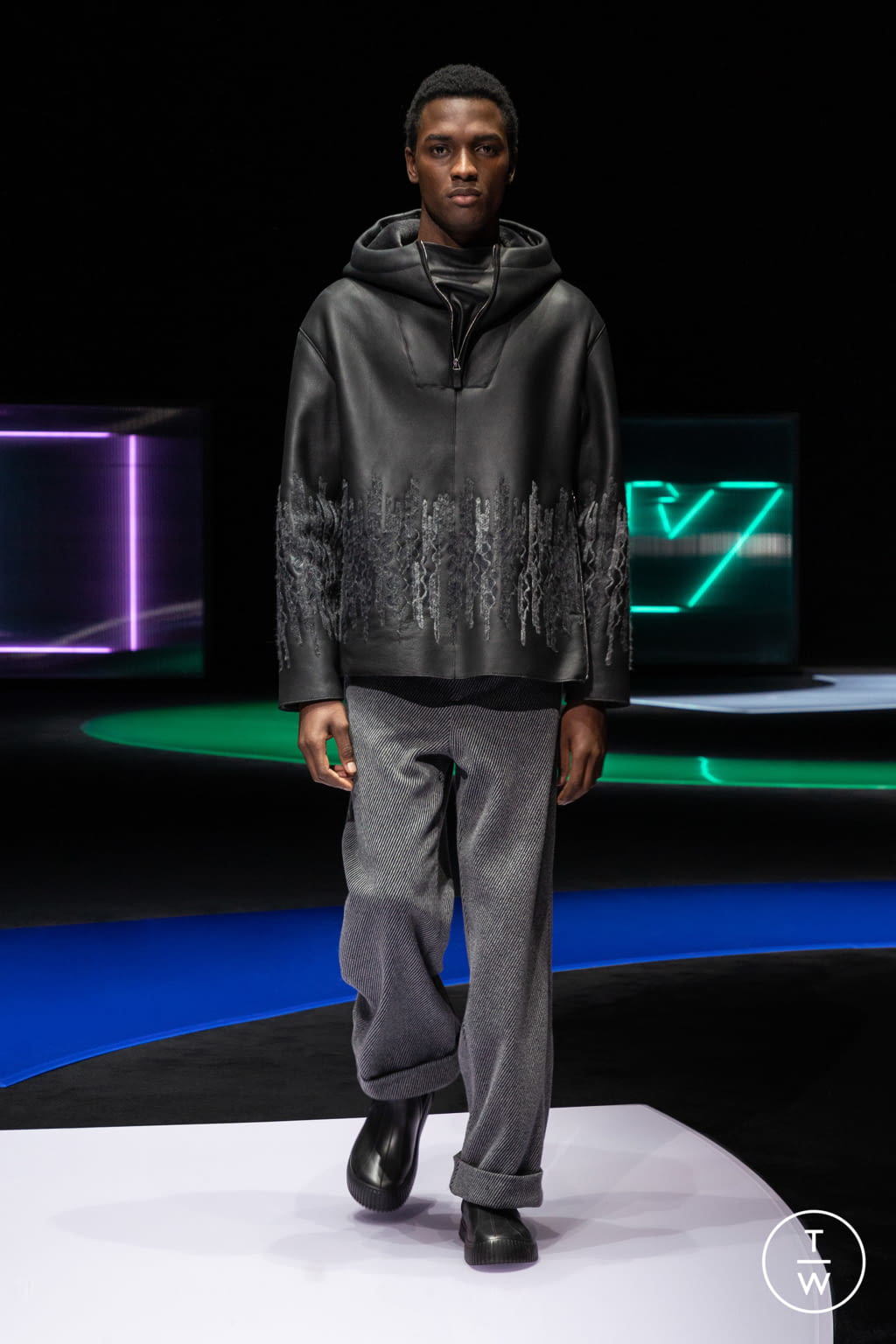 Fashion Week Milan Fall/Winter 2021 look 42 from the Emporio Armani collection 女装