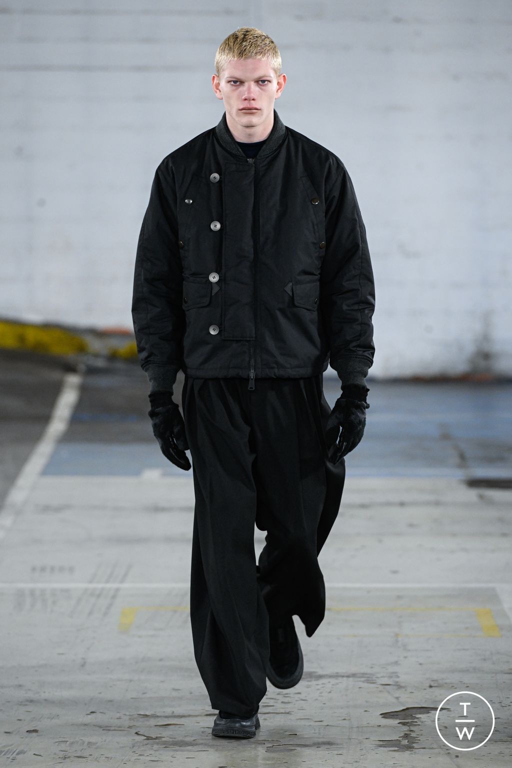 Fashion Week Paris Fall/Winter 2026 look 42 from the White Mountaineering collection menswear
