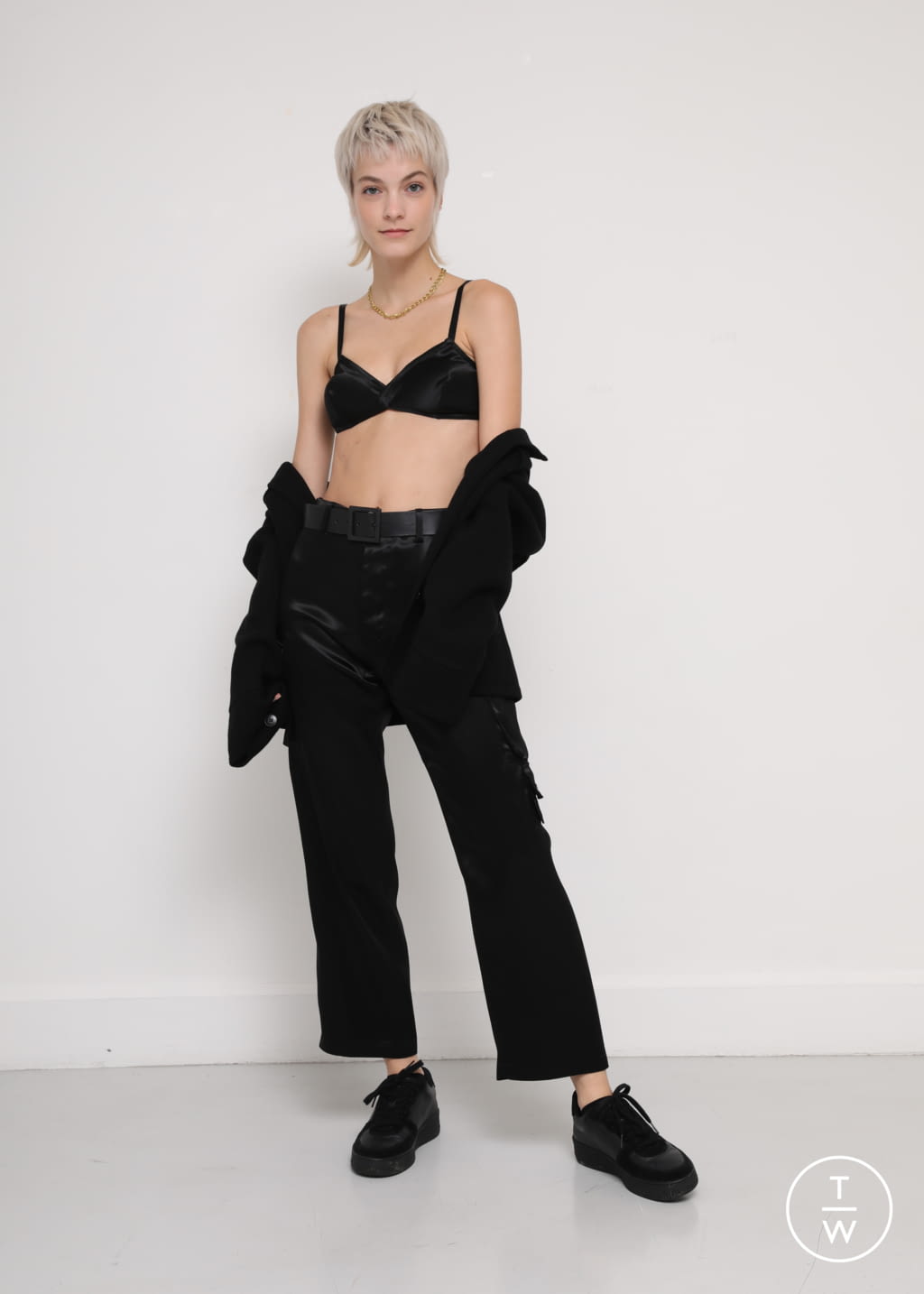Fashion Week Paris Spring/Summer 2022 look 42 from the Agnès B collection womenswear