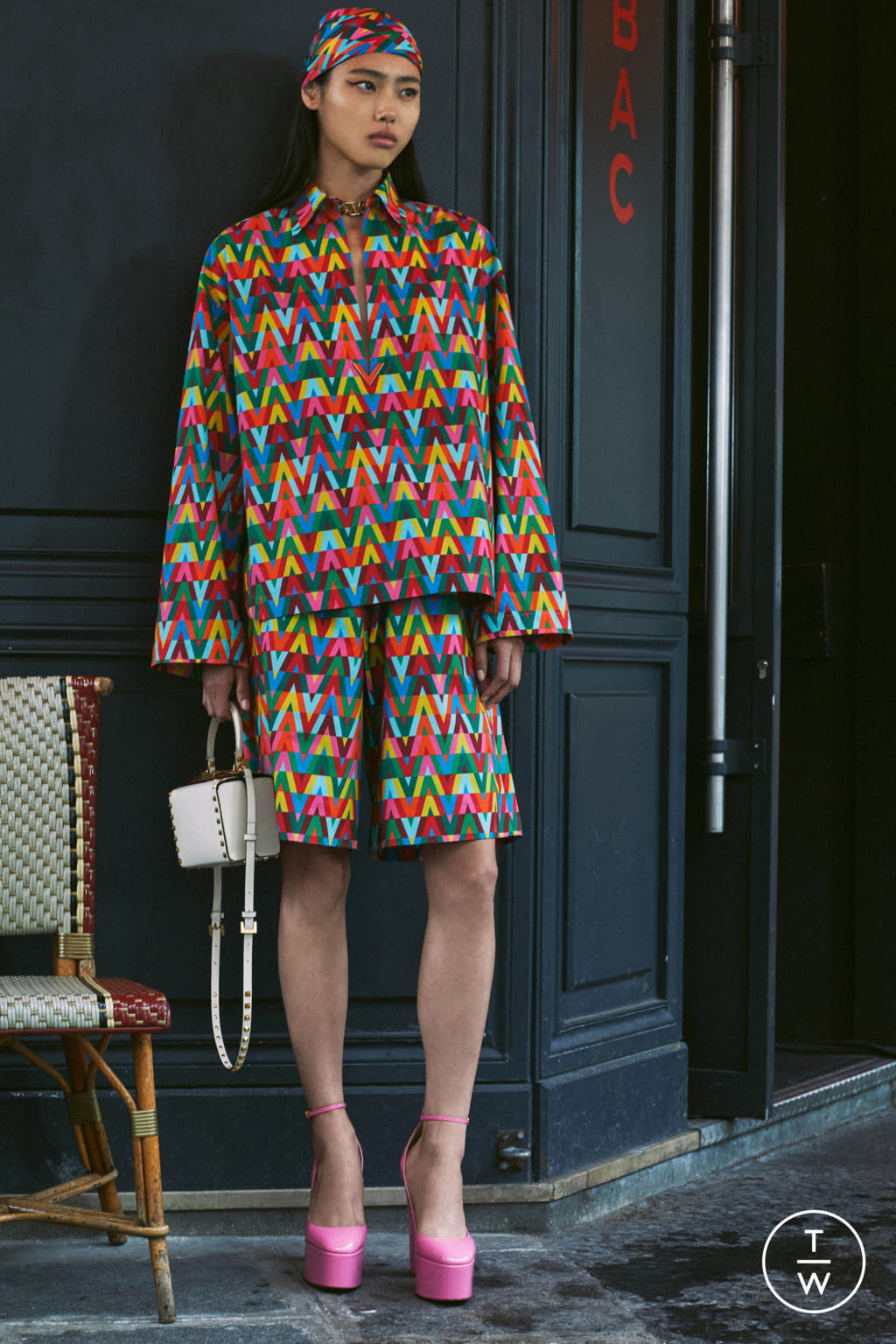 Fashion Week Paris Resort 2022 look 87 from the Valentino collection womenswear