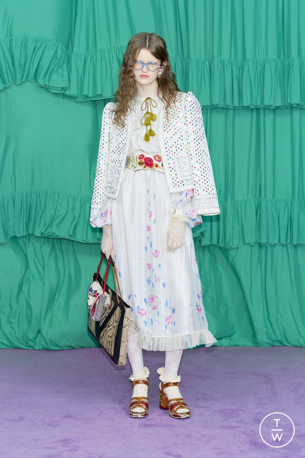 Fashion Week Paris Pre-Fall 2025 look 84 de la collection Valentino womenswear