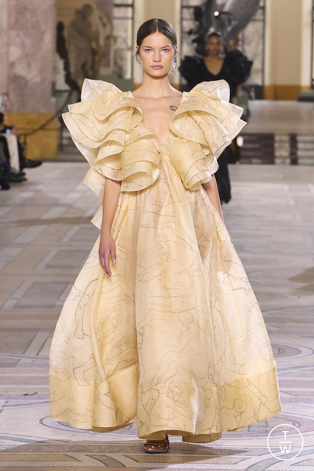Fashion Week Paris Fall/Winter 2023 look 42 from the Zimmermann collection 女装