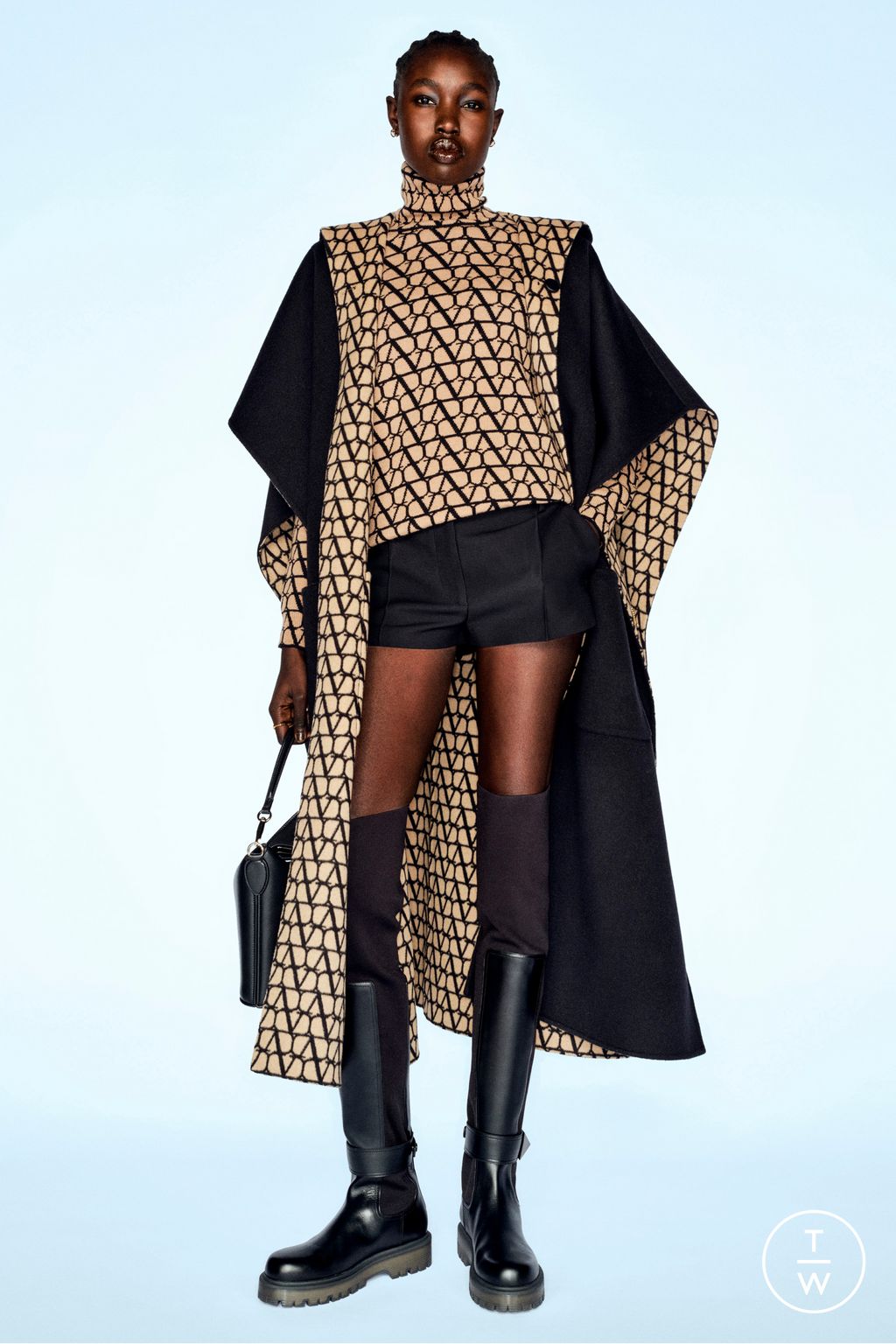 Fashion Week Paris Pre-Fall 2023 look 89 from the Valentino collection womenswear
