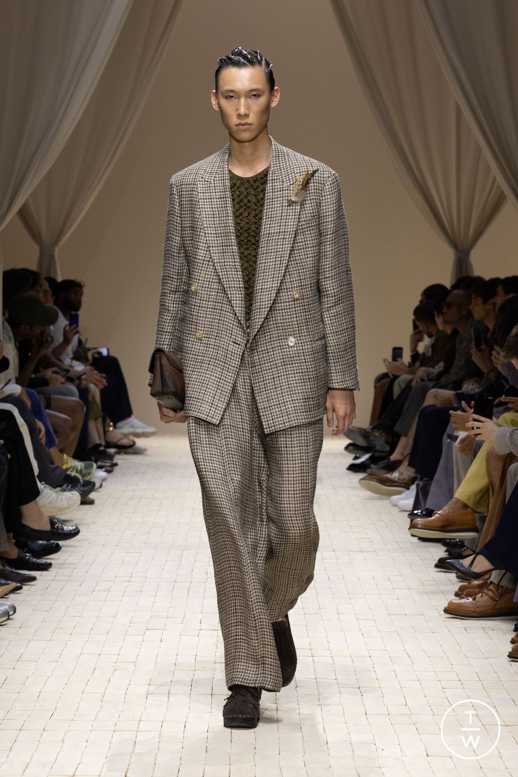 Fashion Week Milan Spring/Summer 2026 look 43 de la collection Emporio Armani menswear