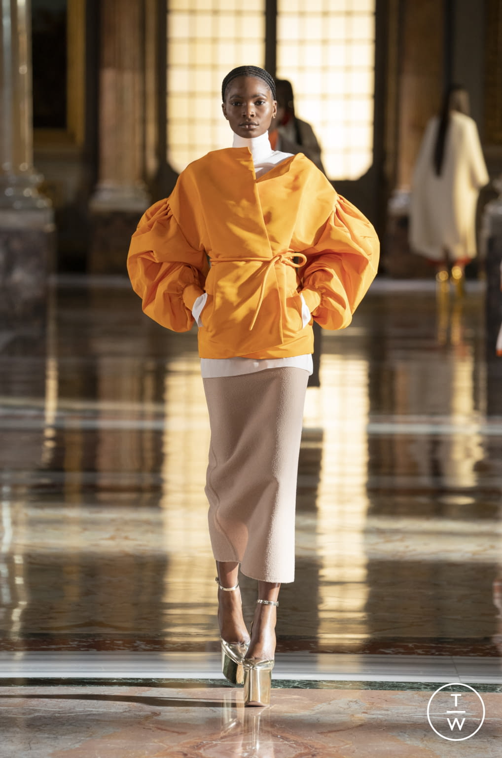 Fashion Week Paris Spring/Summer 2021 look 43 de la collection Valentino couture