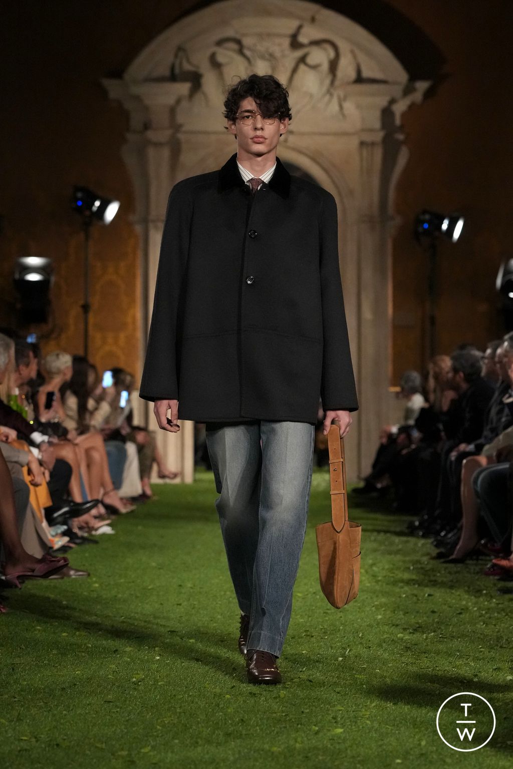 Fashion Week Paris Fall/Winter 2026 look 43 de la collection Valentino womenswear