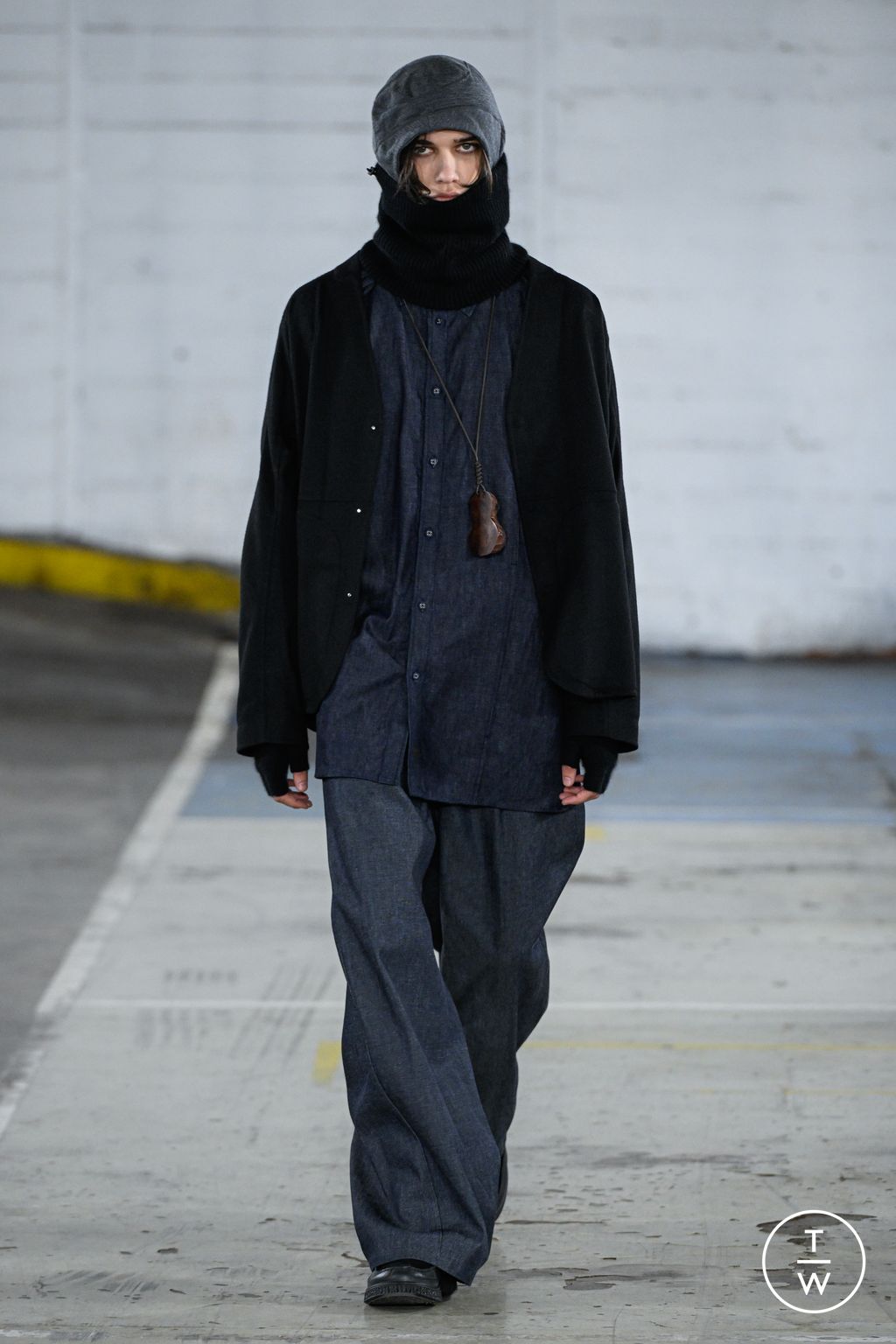 Fashion Week Paris Fall/Winter 2026 look 44 from the White Mountaineering collection menswear