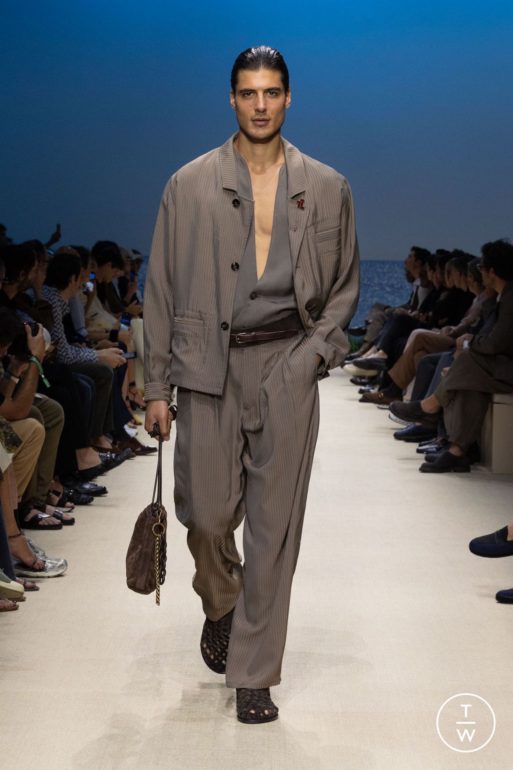 Fashion Week Milan Spring/Summer 2026 look 44 from the Giorgio Armani collection menswear