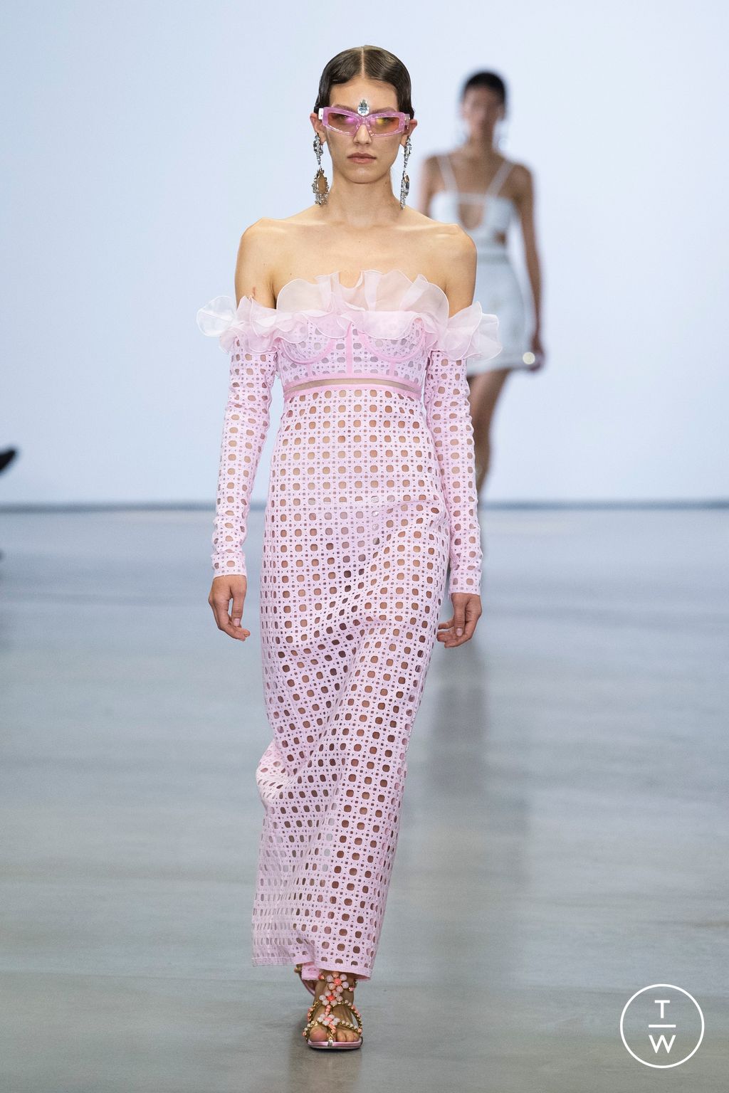 Fashion Week Paris Spring/Summer 2023 look 10 from the Giambattista Valli collection 女装