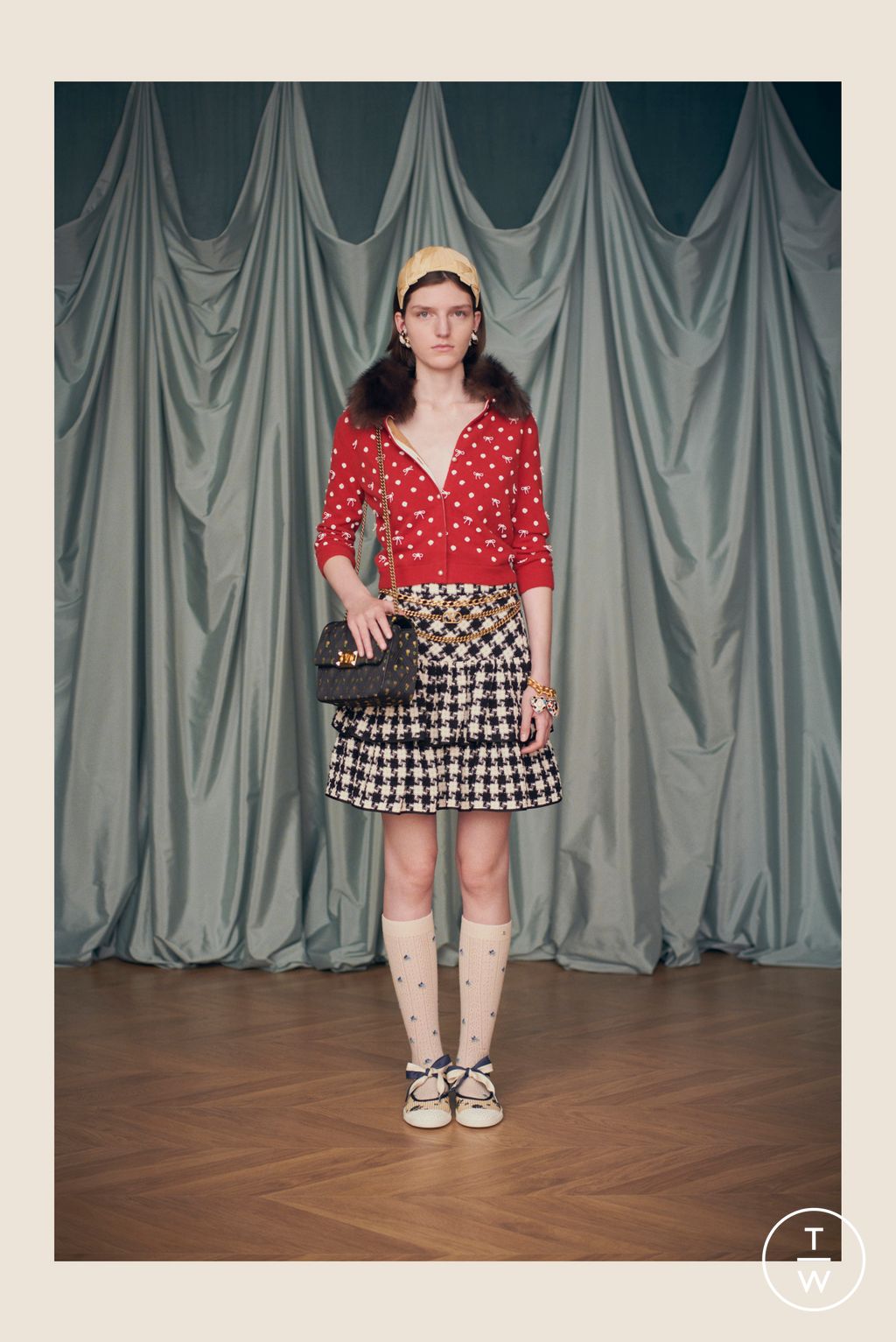 Fashion Week Paris Resort 2025 look 44 de la collection Valentino womenswear