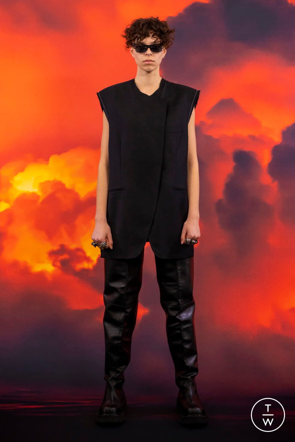 Fashion Week Paris Fall/Winter 2021 look 45 from the VETEMENTS collection menswear