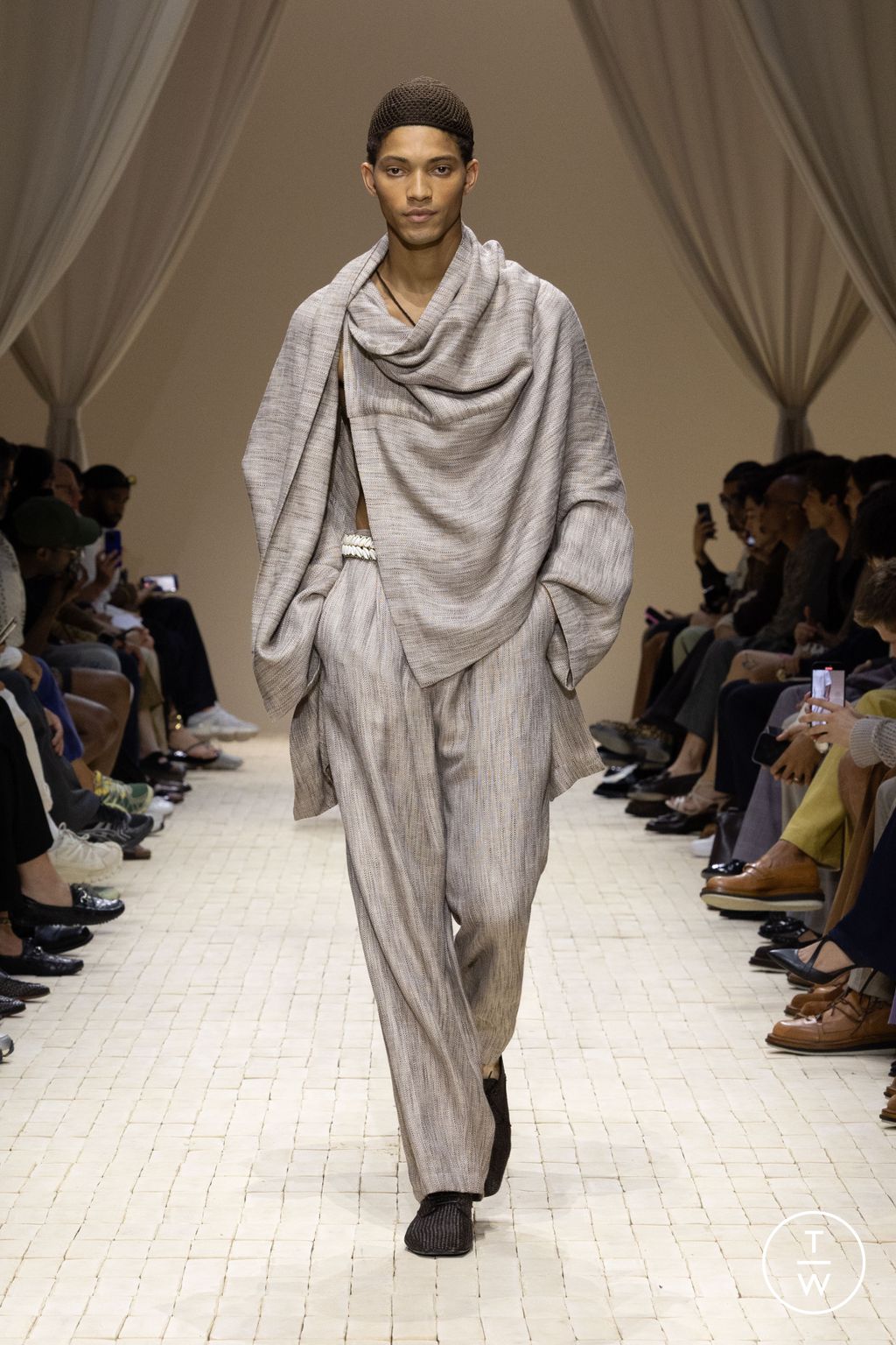 Fashion Week Milan Spring/Summer 2026 look 45 de la collection Emporio Armani menswear