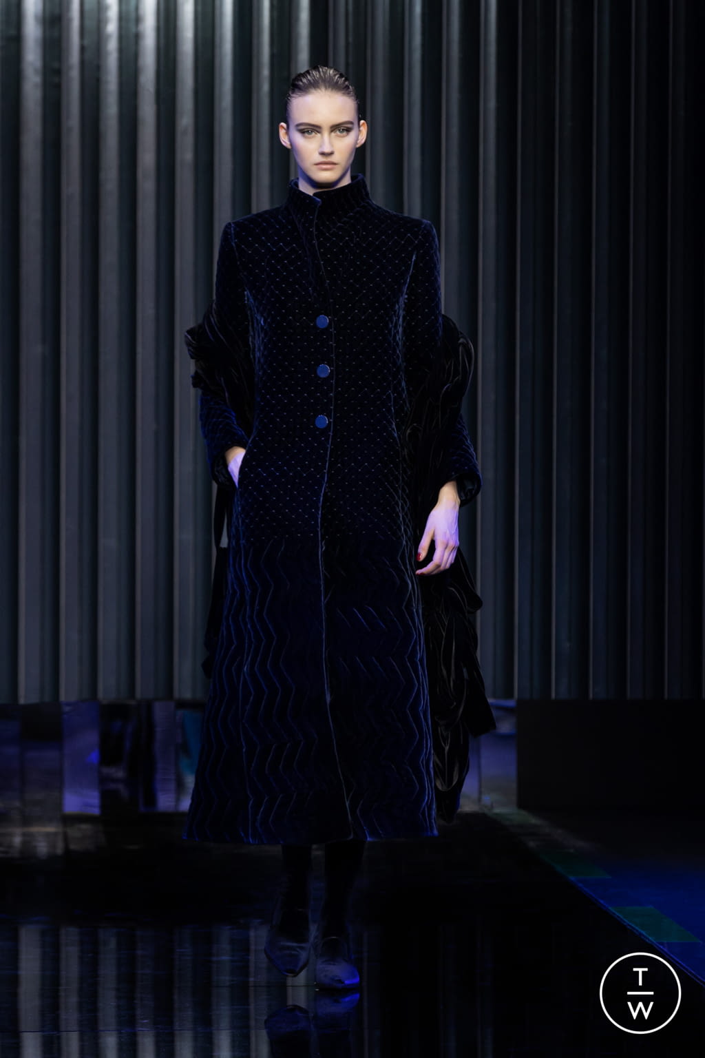 Fashion Week Milan Fall/Winter 2022 look 45 from the Giorgio Armani collection womenswear