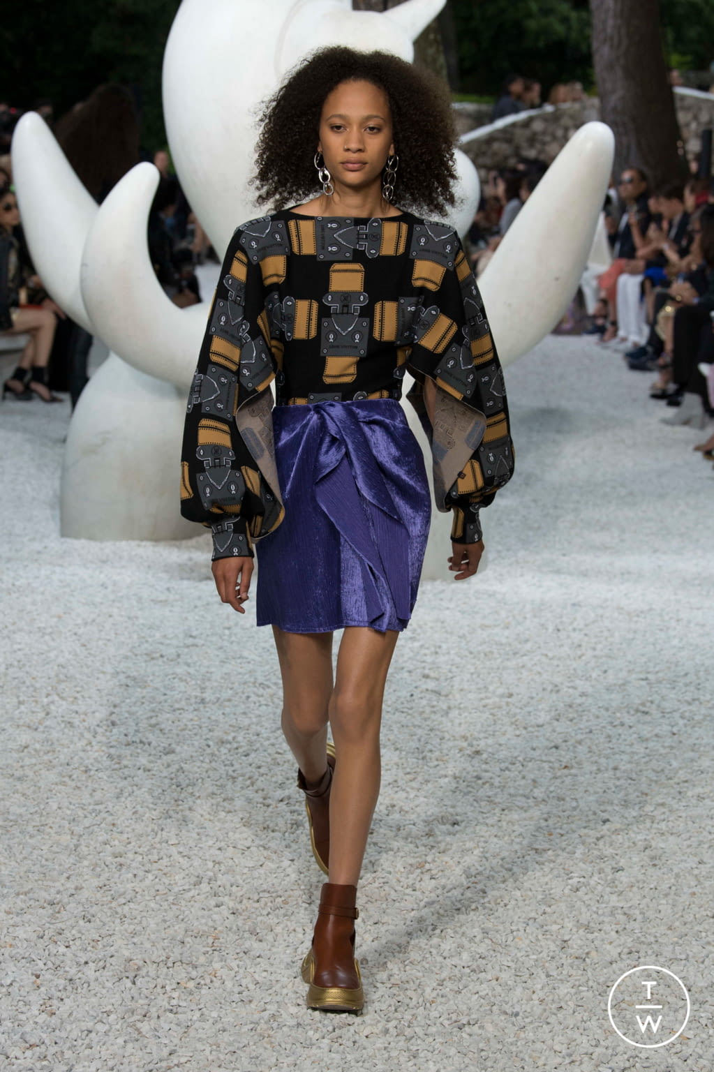 Fashion Week Paris Resort 2019 look 45 de la collection Louis Vuitton womenswear