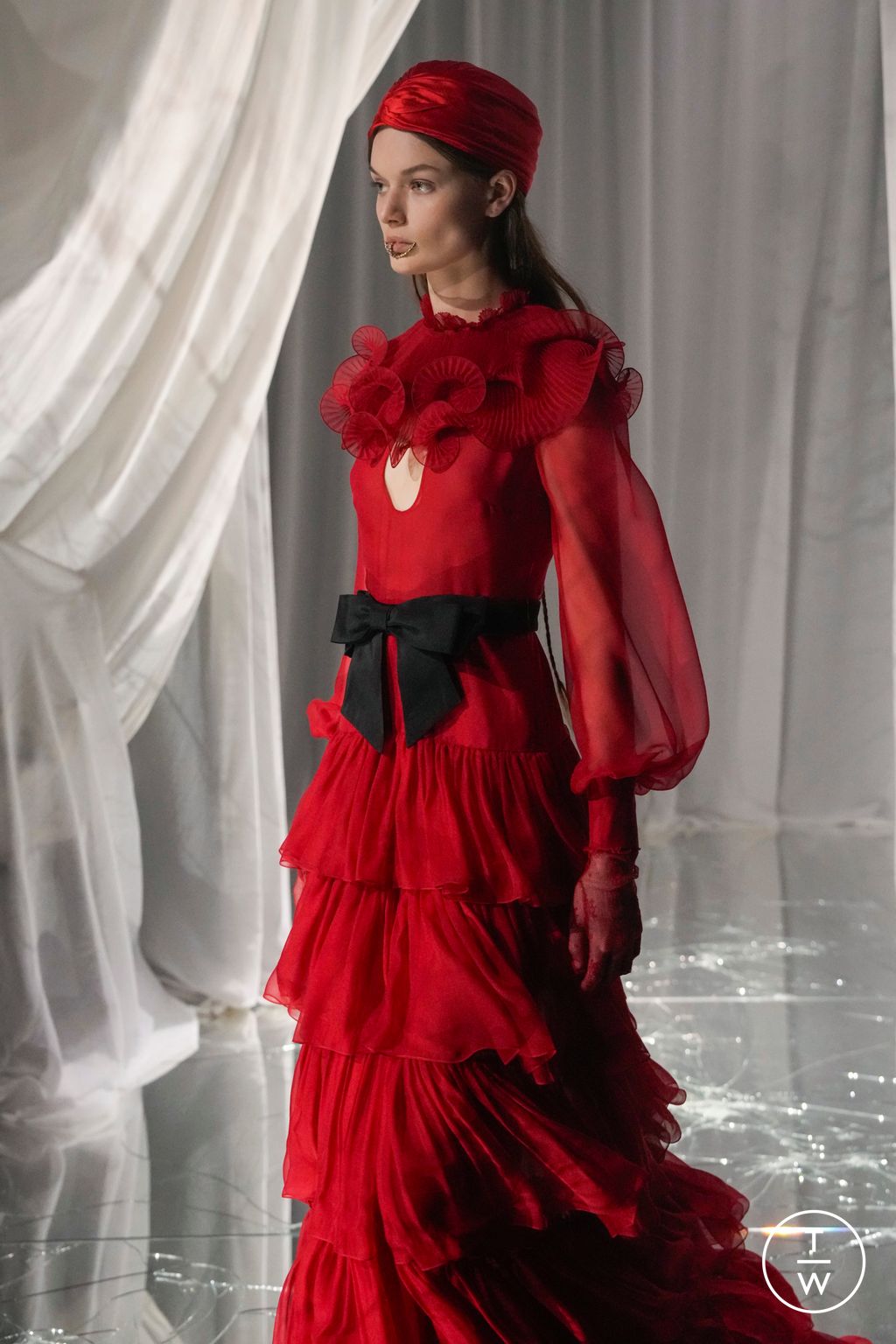Fashion Week Paris Spring-Summer 2025 look 45 from the Valentino collection womenswear
