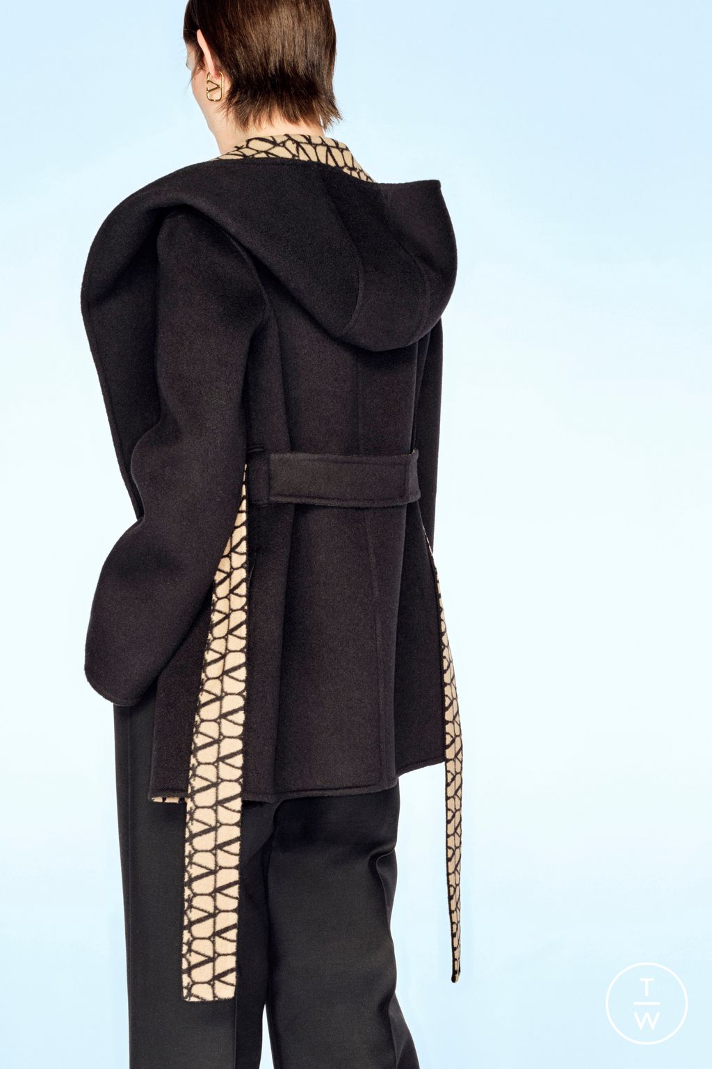 Fashion Week Paris Pre-Fall 2023 look 94 from the Valentino collection womenswear