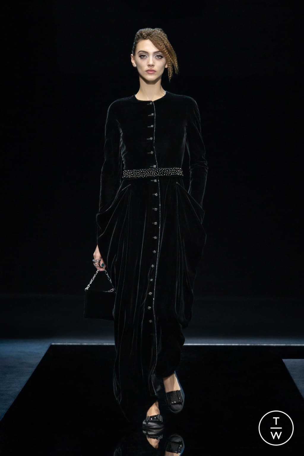 Fashion Week Milan Fall/Winter 2021 look 46 de la collection Giorgio Armani womenswear