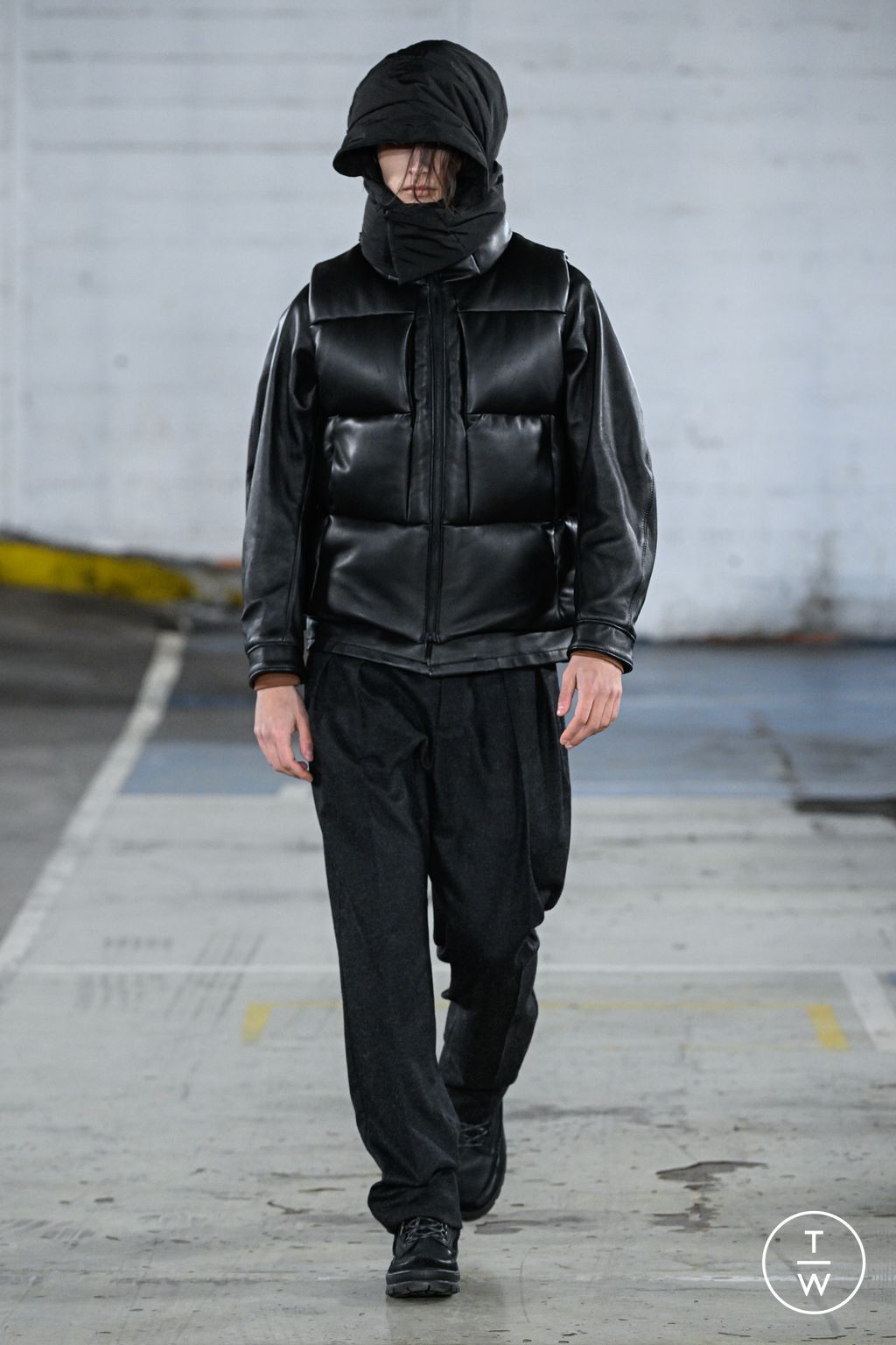Fashion Week Paris Fall/Winter 2026 look 46 from the White Mountaineering collection menswear