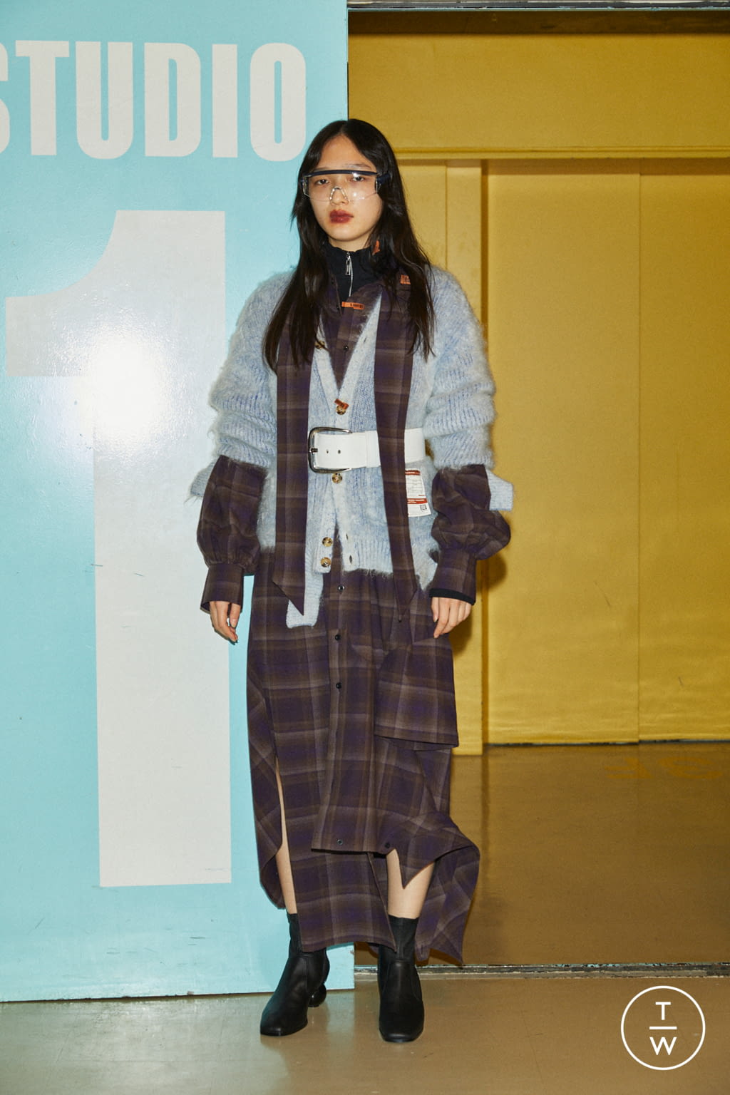 Fashion Week Paris Fall/Winter 2021 look 46 from the Maison Mihara Yasuhiro collection menswear