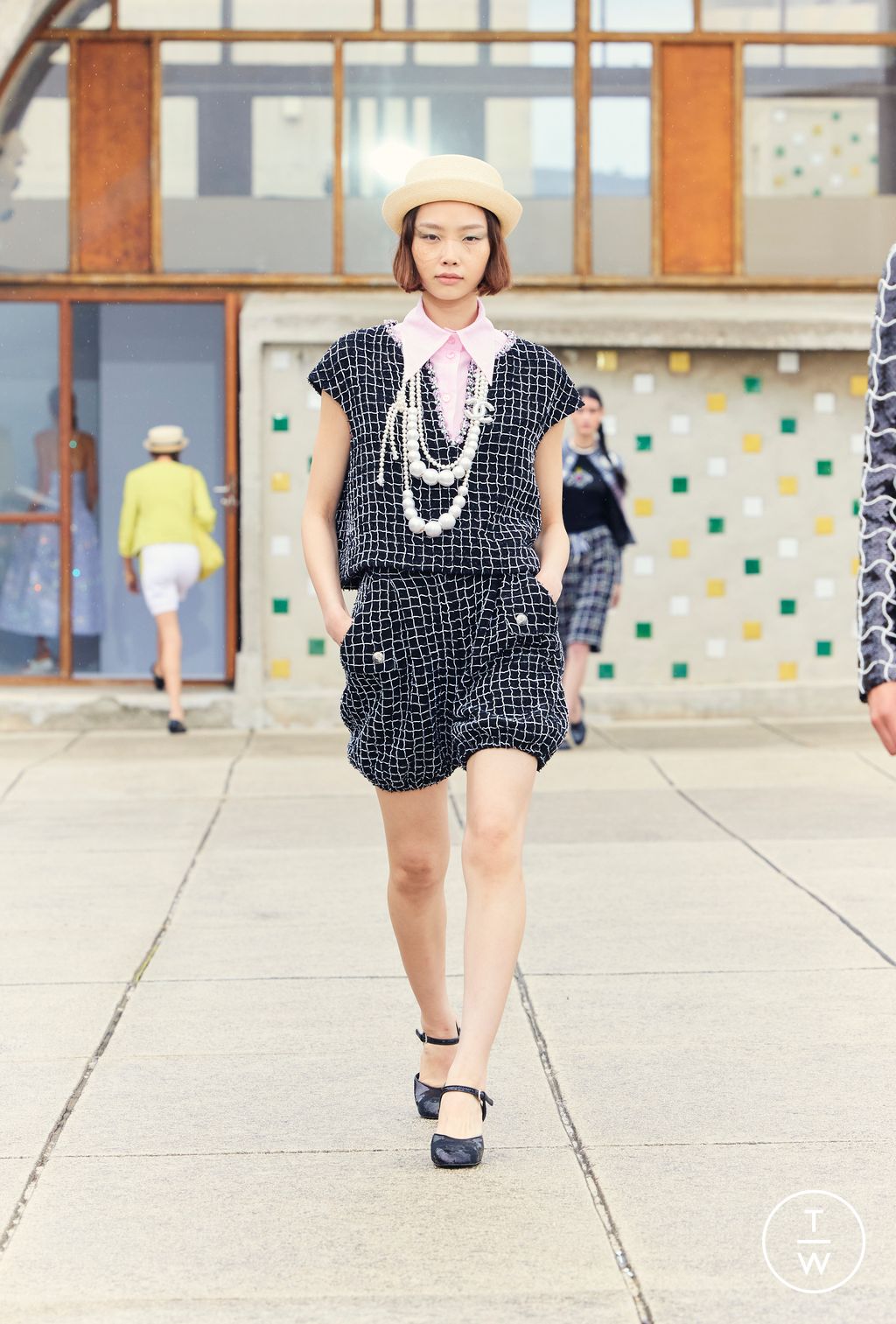 Fashion Week Paris Resort 2025 look 46 from the Chanel collection 女装