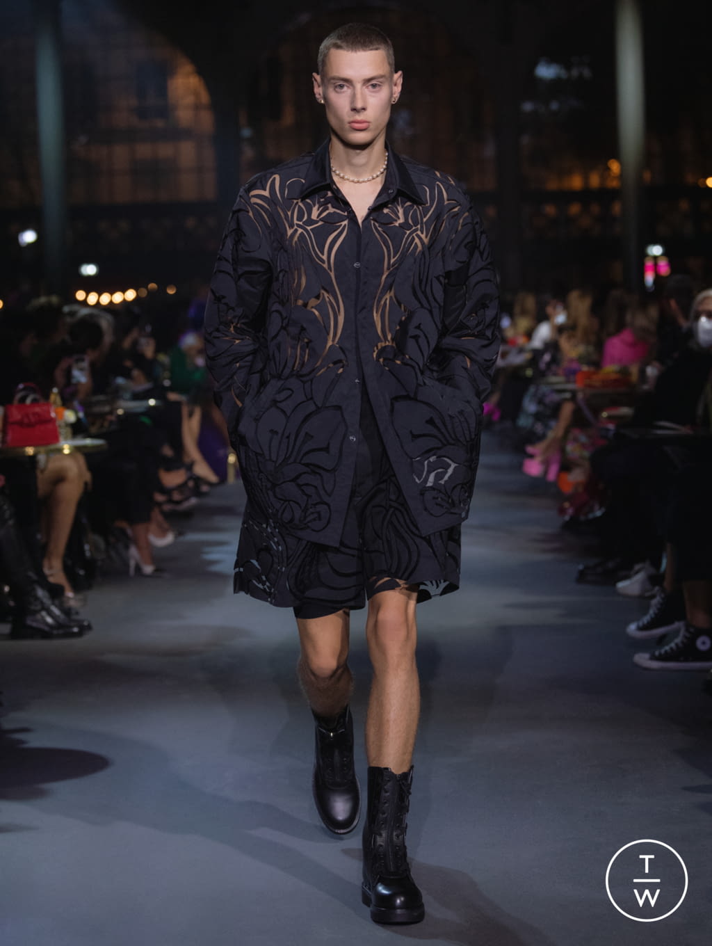 Fashion Week Paris Spring/Summer 2022 look 47 from the Valentino collection womenswear
