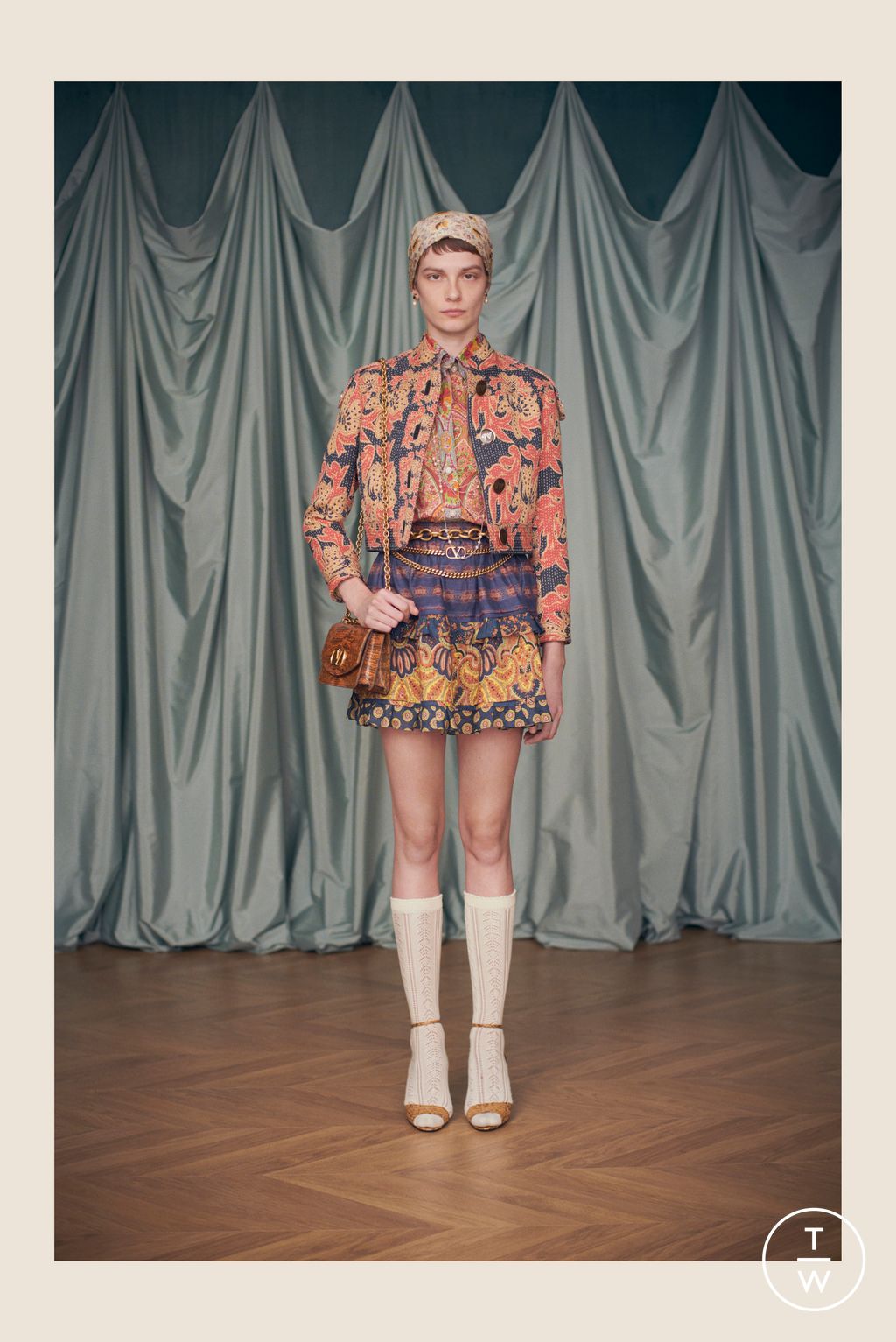 Fashion Week Paris Resort 2025 look 47 from the Valentino collection womenswear