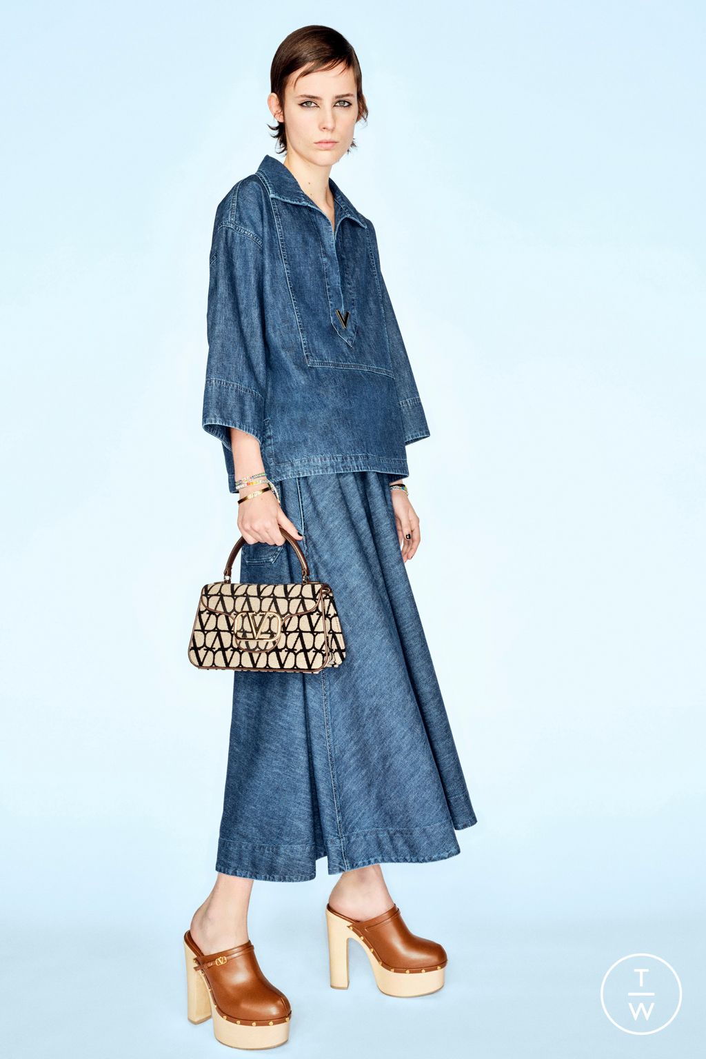 Fashion Week Paris Pre-Fall 2023 look 99 from the Valentino collection 女装
