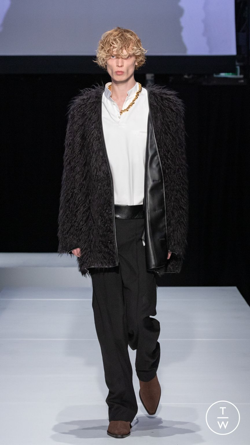 Fashion Week Paris Fall/Winter 2024 look 48 from the System Studios collection 男装