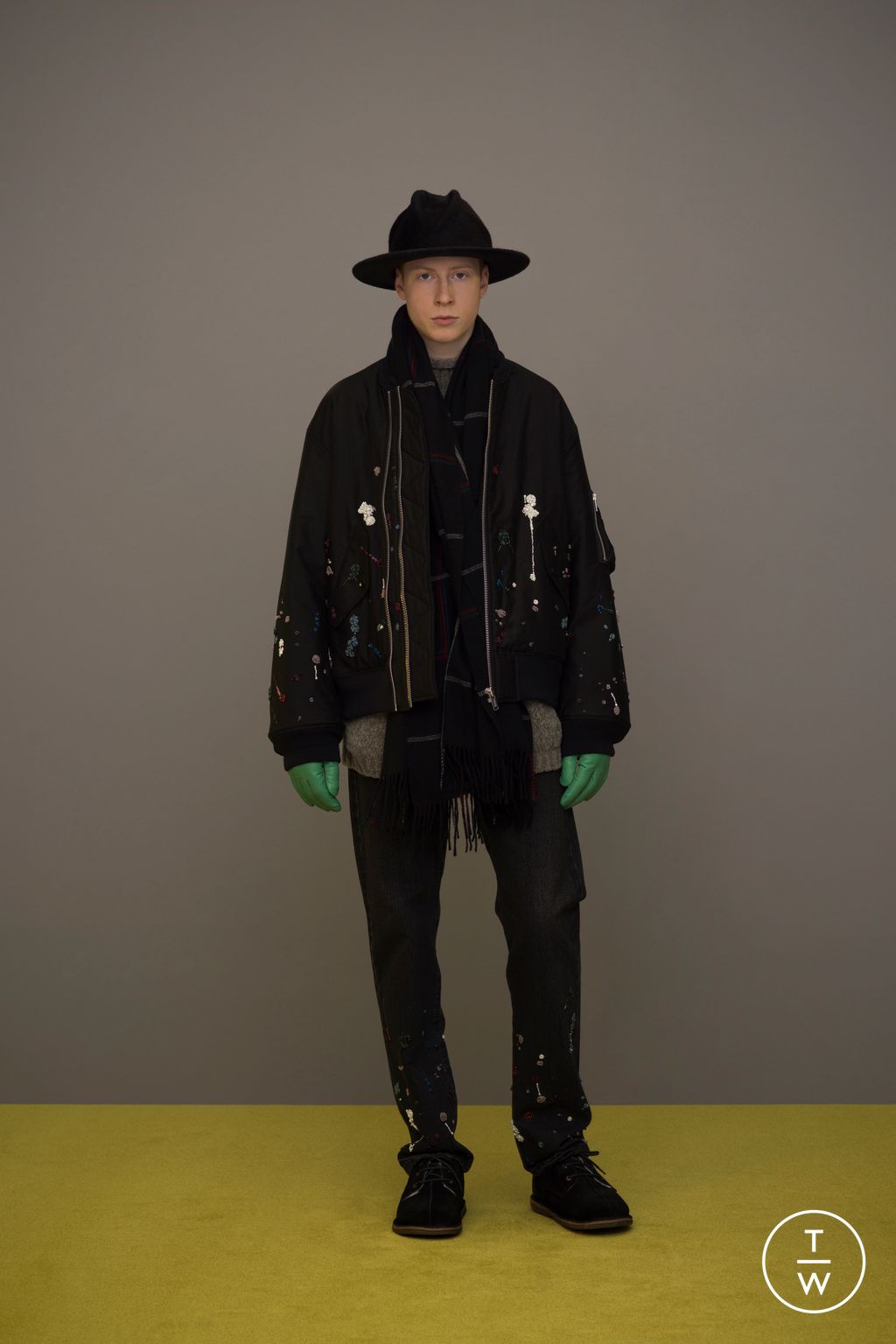 Fashion Week Paris Fall/Winter 2023 look 61 from the Undercover collection menswear