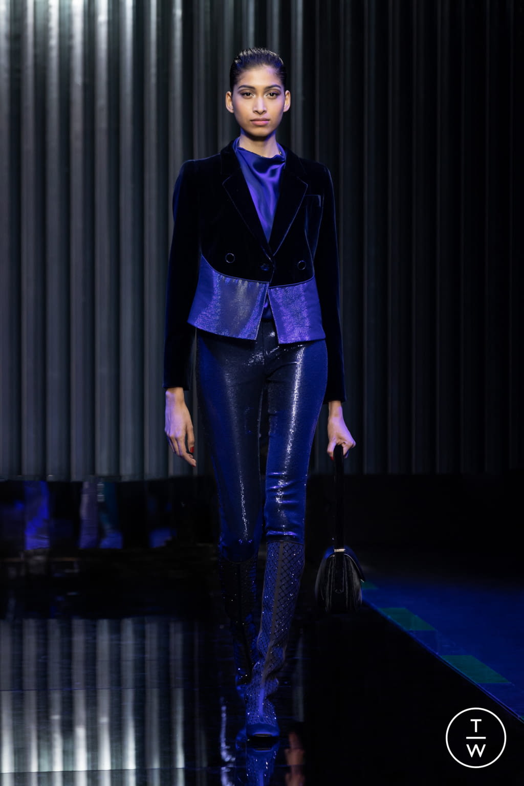Fashion Week Milan Fall/Winter 2022 look 48 from the Giorgio Armani collection 女装