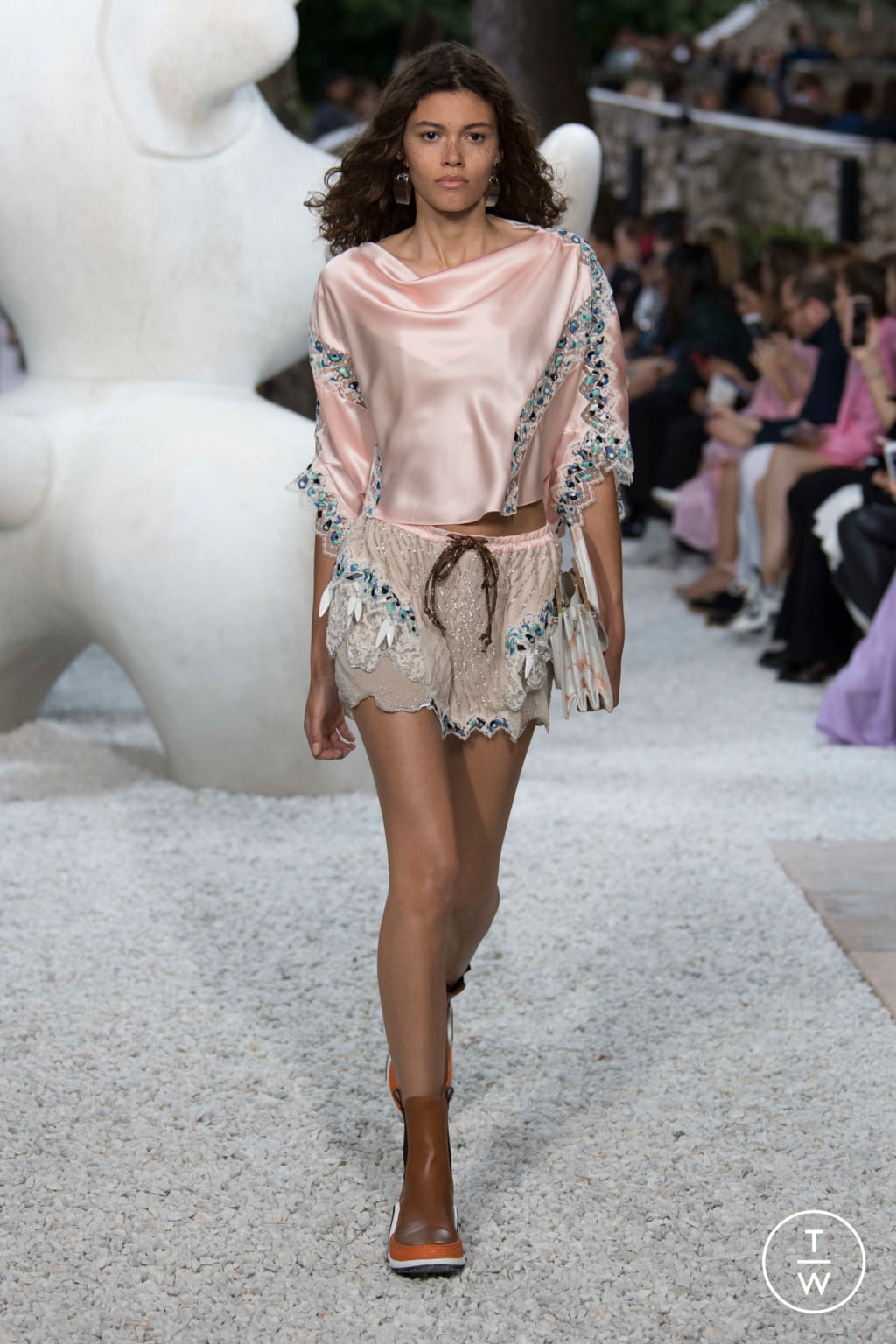 Fashion Week Paris Resort 2019 look 48 de la collection Louis Vuitton womenswear