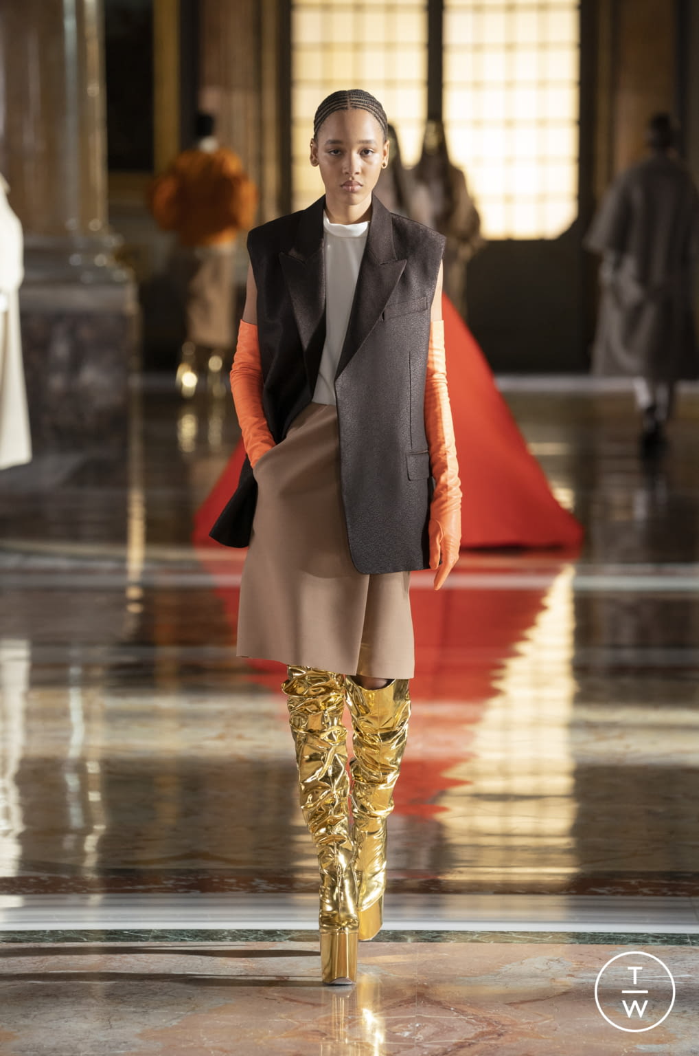 Fashion Week Paris Spring/Summer 2021 look 48 from the Valentino collection couture