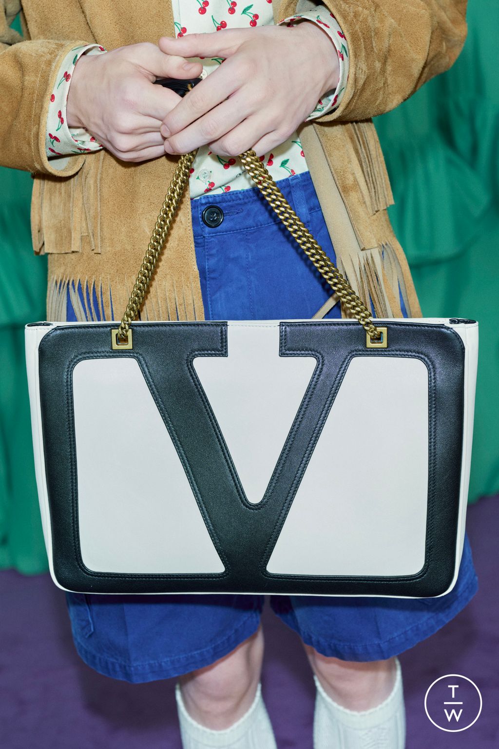 Fashion Week Paris Pre-Fall 2025 look 98 from the Valentino collection womenswear