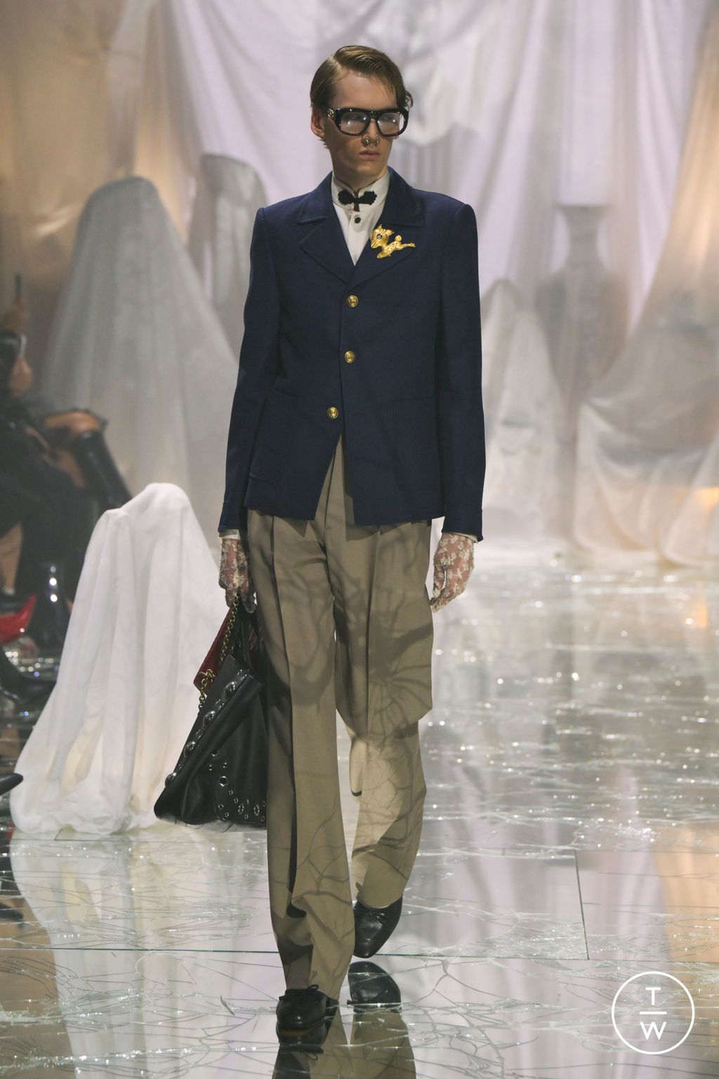 Fashion Week Paris Spring-Summer 2025 look 48 from the Valentino collection womenswear