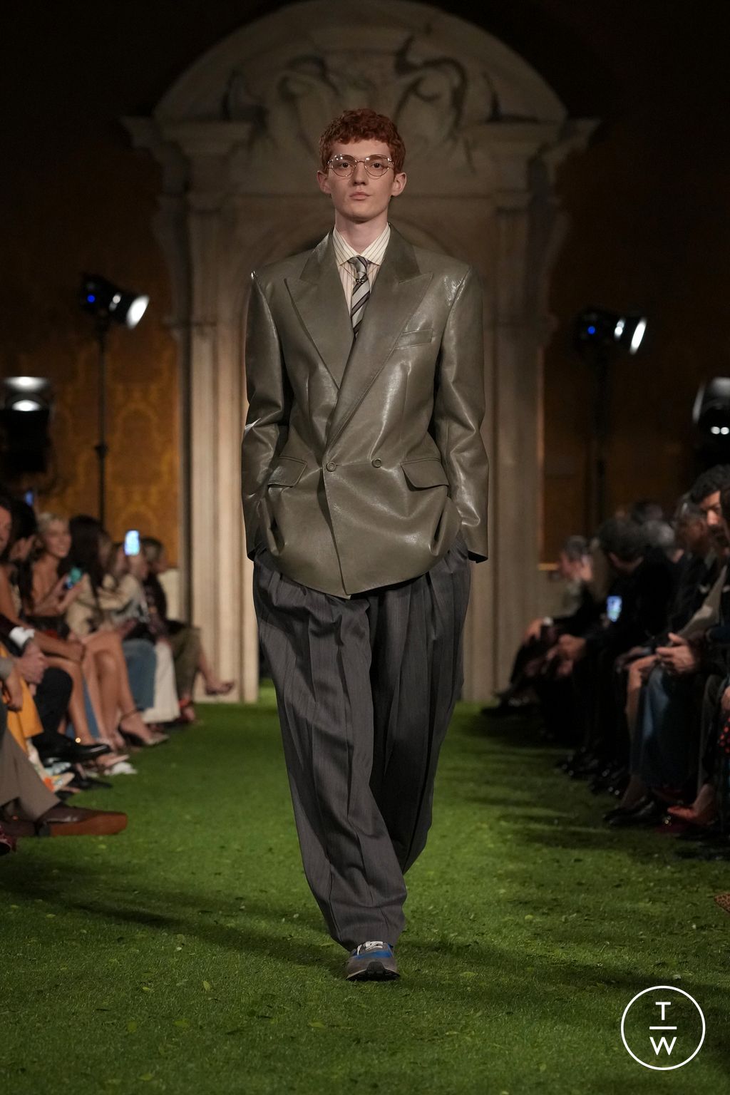 Fashion Week Paris Fall/Winter 2026 look 48 from the Valentino collection 女装