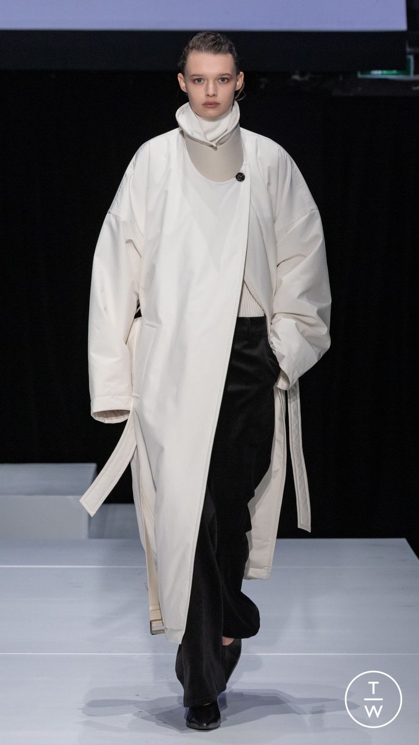Fashion Week Paris Fall/Winter 2024 look 49 from the System Studios collection 男装